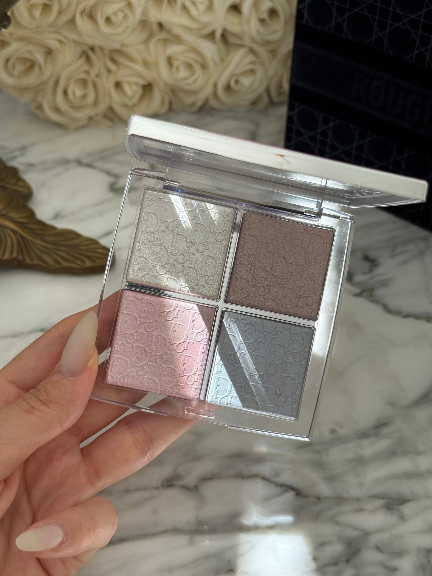 DIOR Backstage Glow Maximizer Palette (002)
Multi-Use Highlighter and Blush - Multi-Reflective Glow