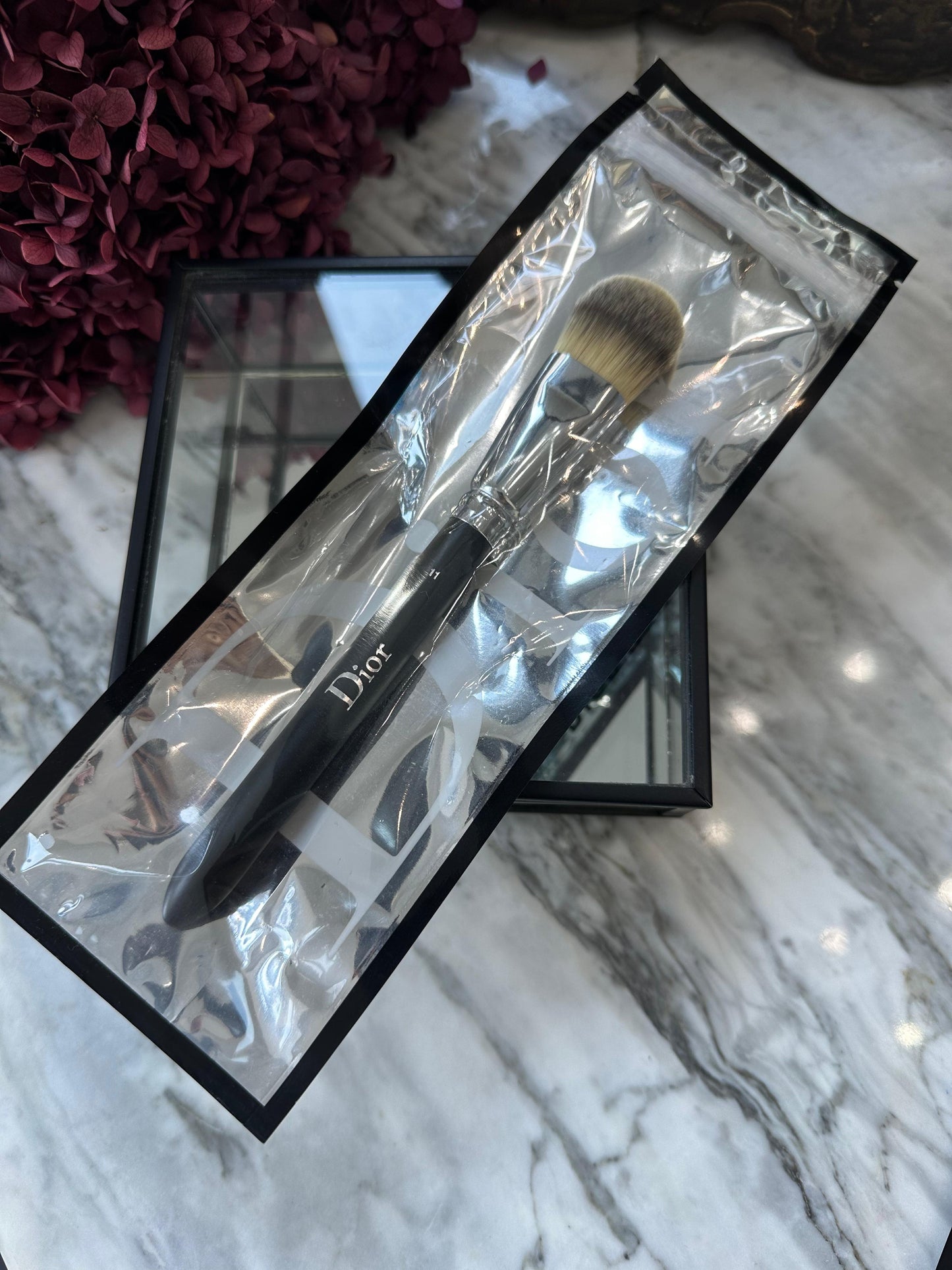 DIOR Backstage Brush N°11
Makeup Brush - Fluid Foundation Brush - Light Coverage