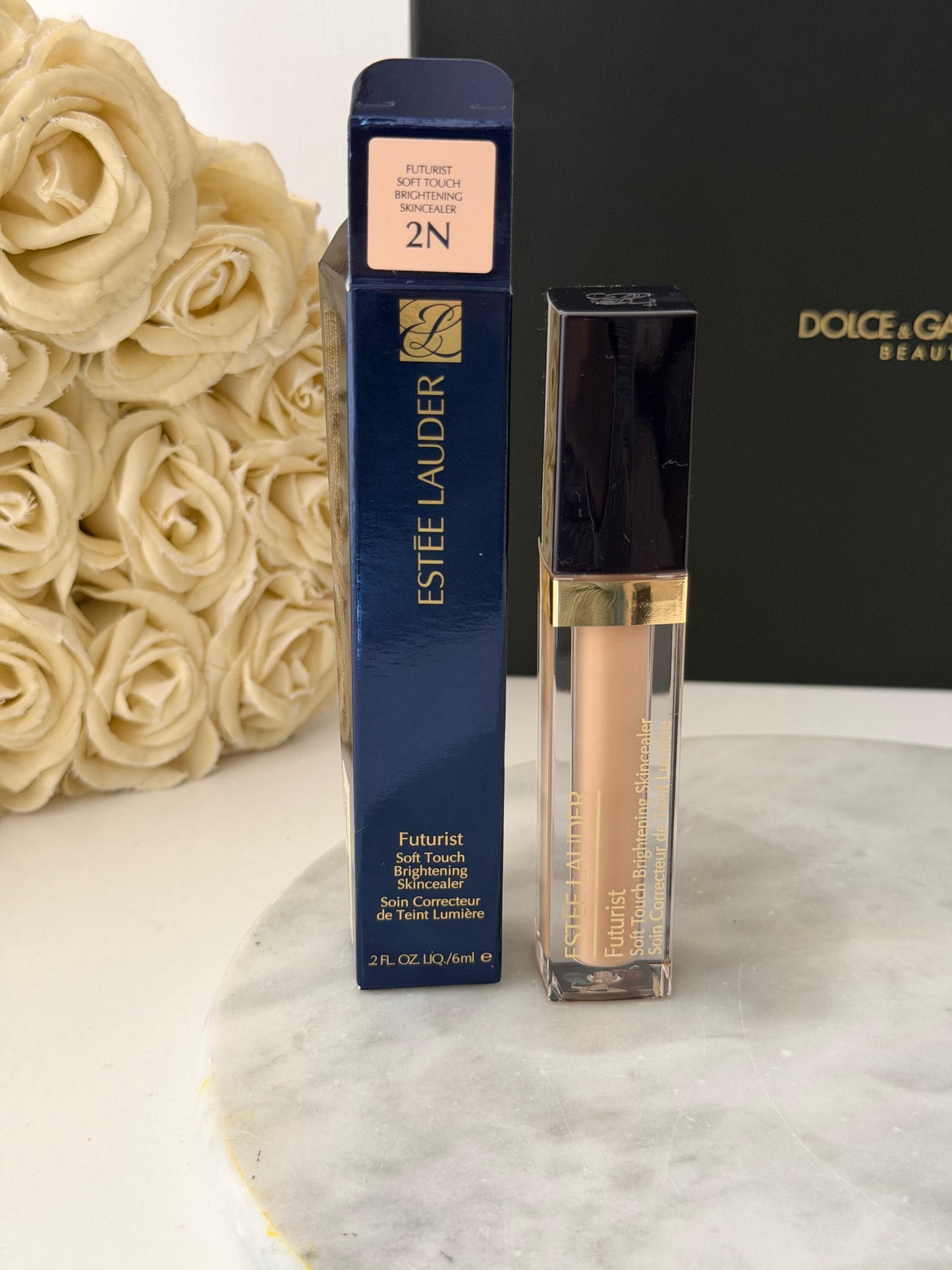 ESTÉE LAUDER Futurist
Soft Touch Brightening Skincealer Concealer (2N)
