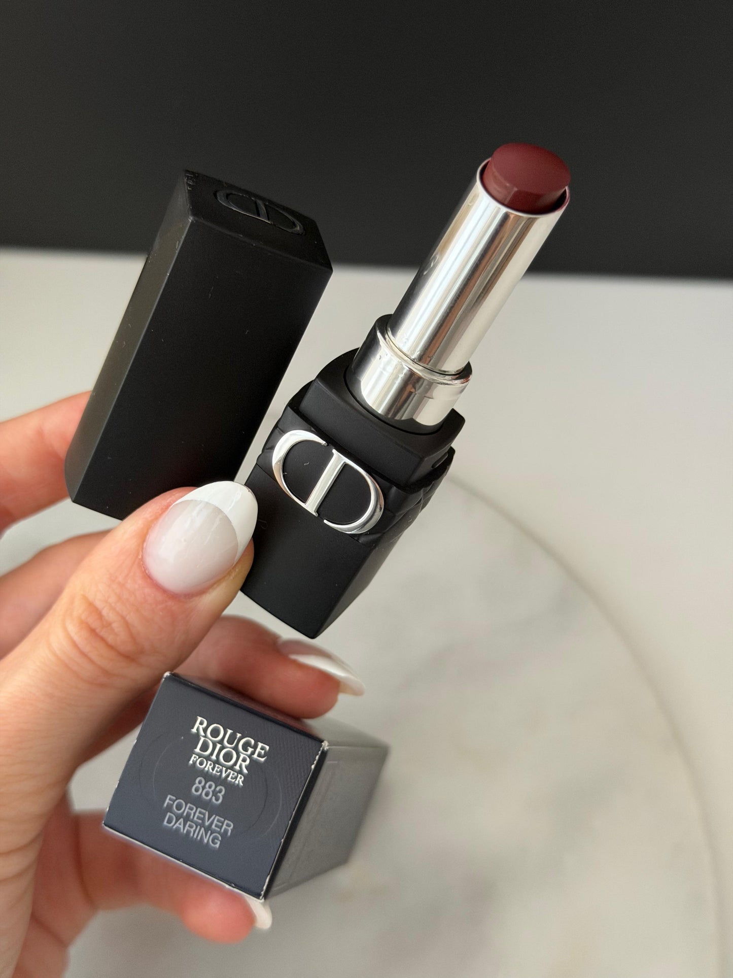 DIOR Rouge Forever (883)
Transfer-Proof Lipstick - Ultra Pigmented Matte Comfort