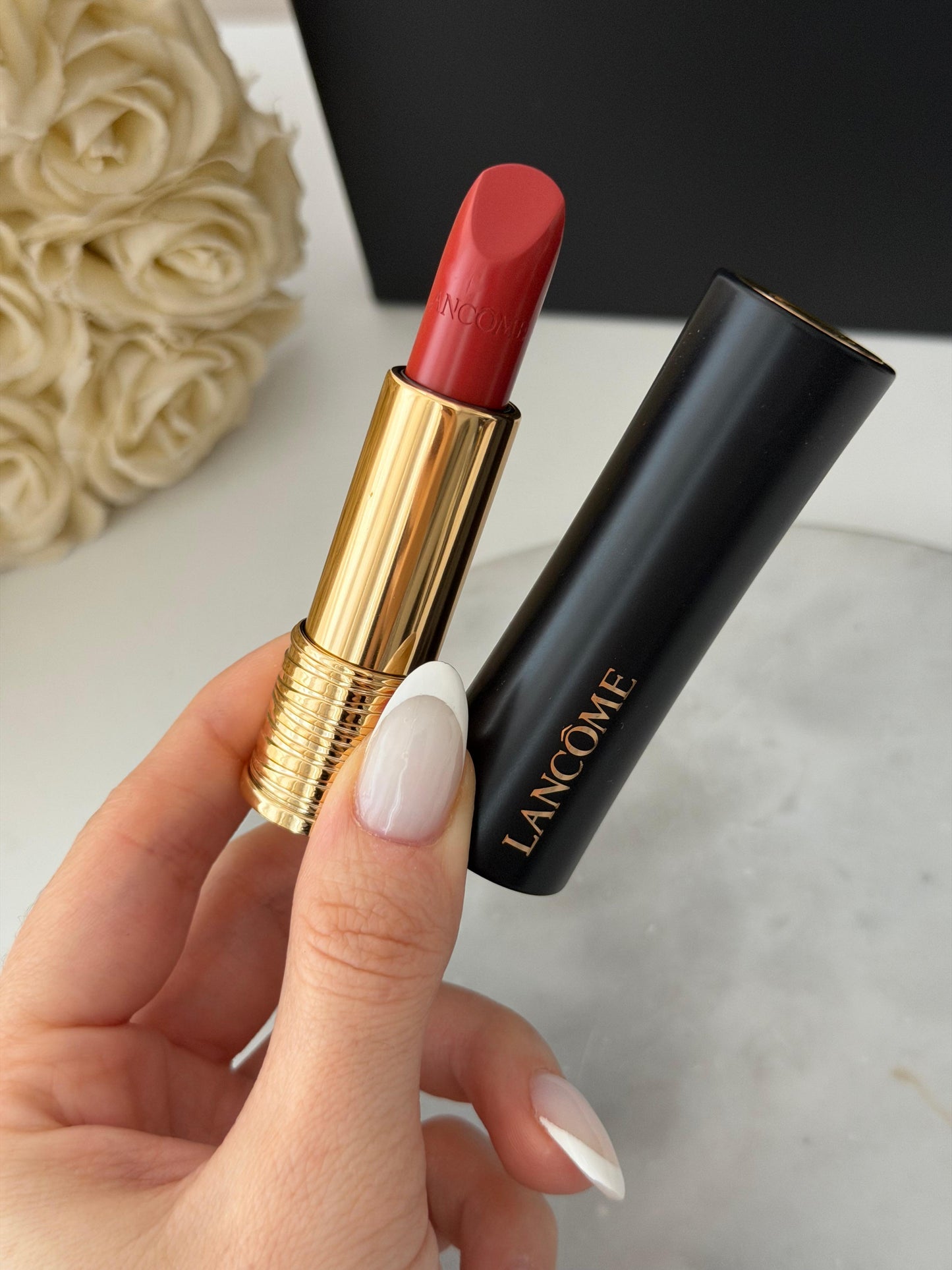 LANCÔME 
L'Absolu Rouge Cream Lipstick (182)
Luminous Cream Finish 18H