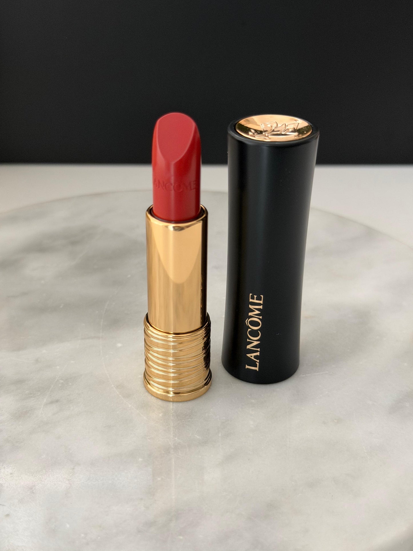LANCÔME 
L'Absolu Rouge Cream Lipstick (182)
Luminous Cream Finish 18H