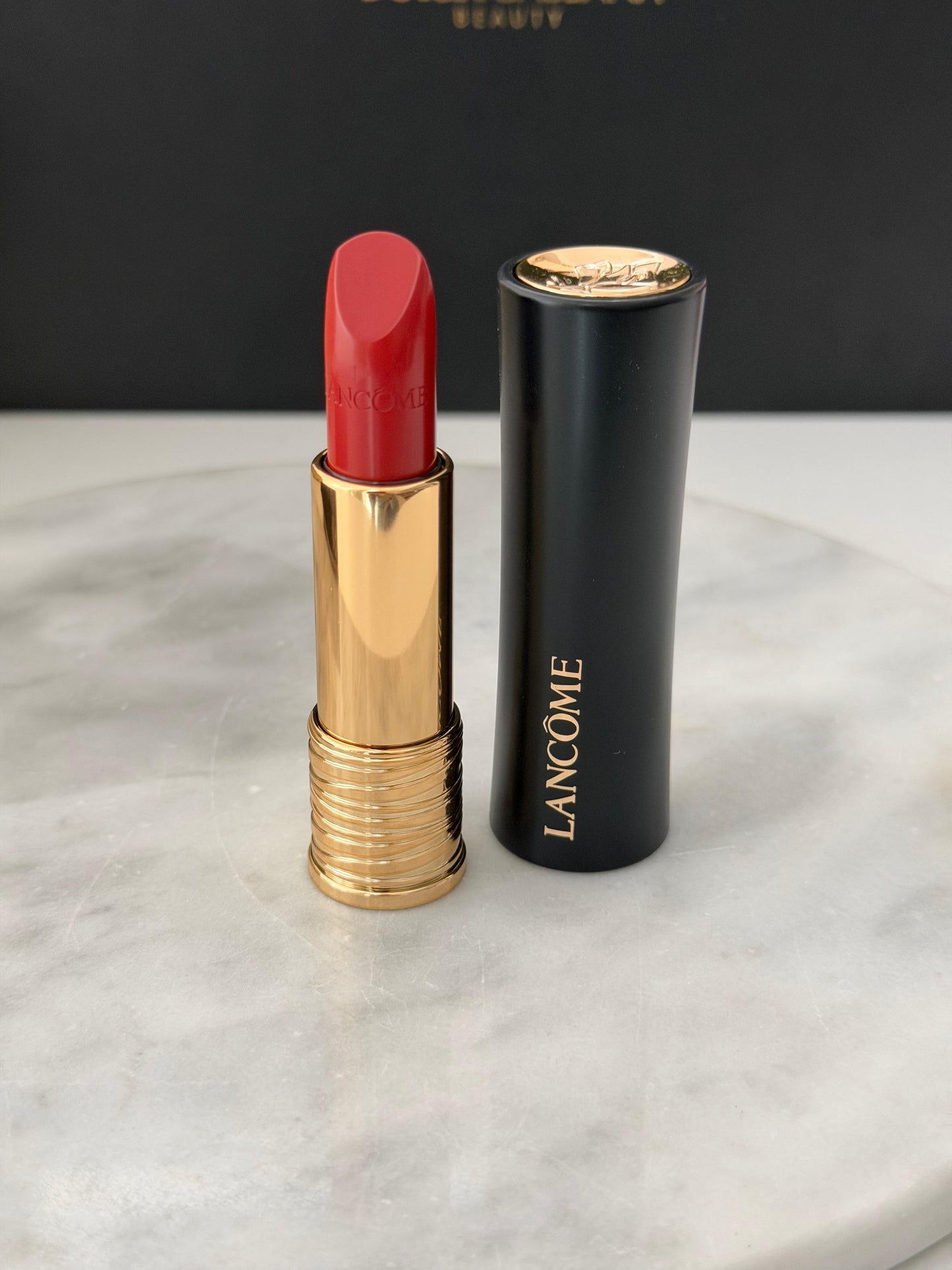 LANCÔME 
L'Absolu Rouge Cream Lipstick (182)
Luminous Cream Finish 18H