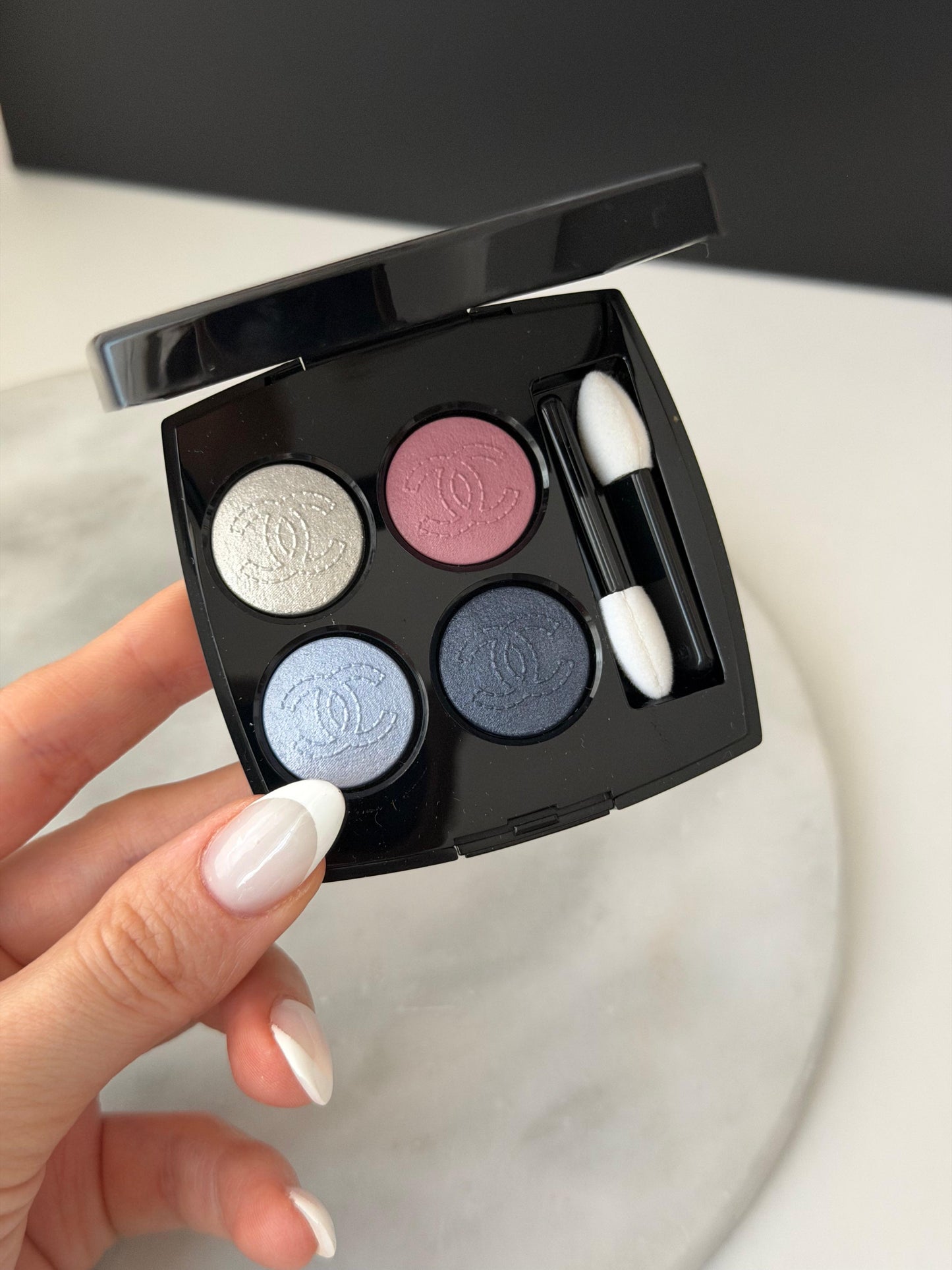 CHANEL Les 4 Ombres
Multi-Effect Quadra Eyeshadow (19)