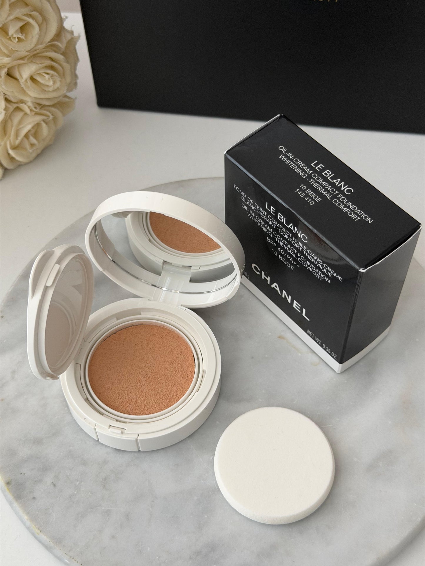 CHANEL Le Blanc Oil-In-Cream Compact Foundation SPF40 (10 Beige)