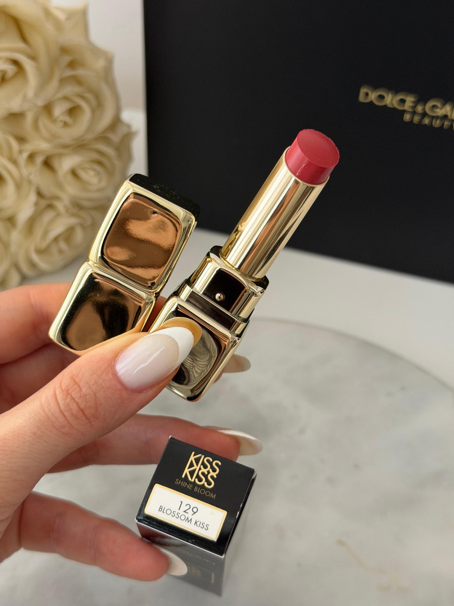 GUERLAIN KissKiss Shine Bloom
24H Hydrating Floral Care Shine Lipstick (129)