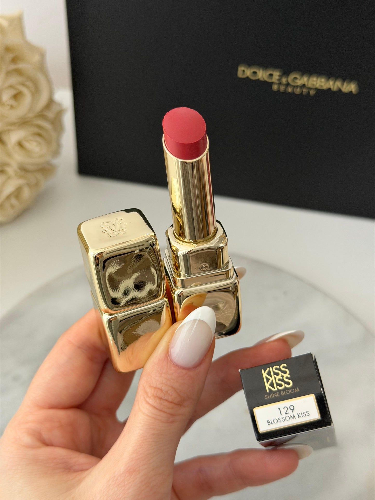 GUERLAIN KissKiss Shine Bloom
24H Hydrating Floral Care Shine Lipstick (129)