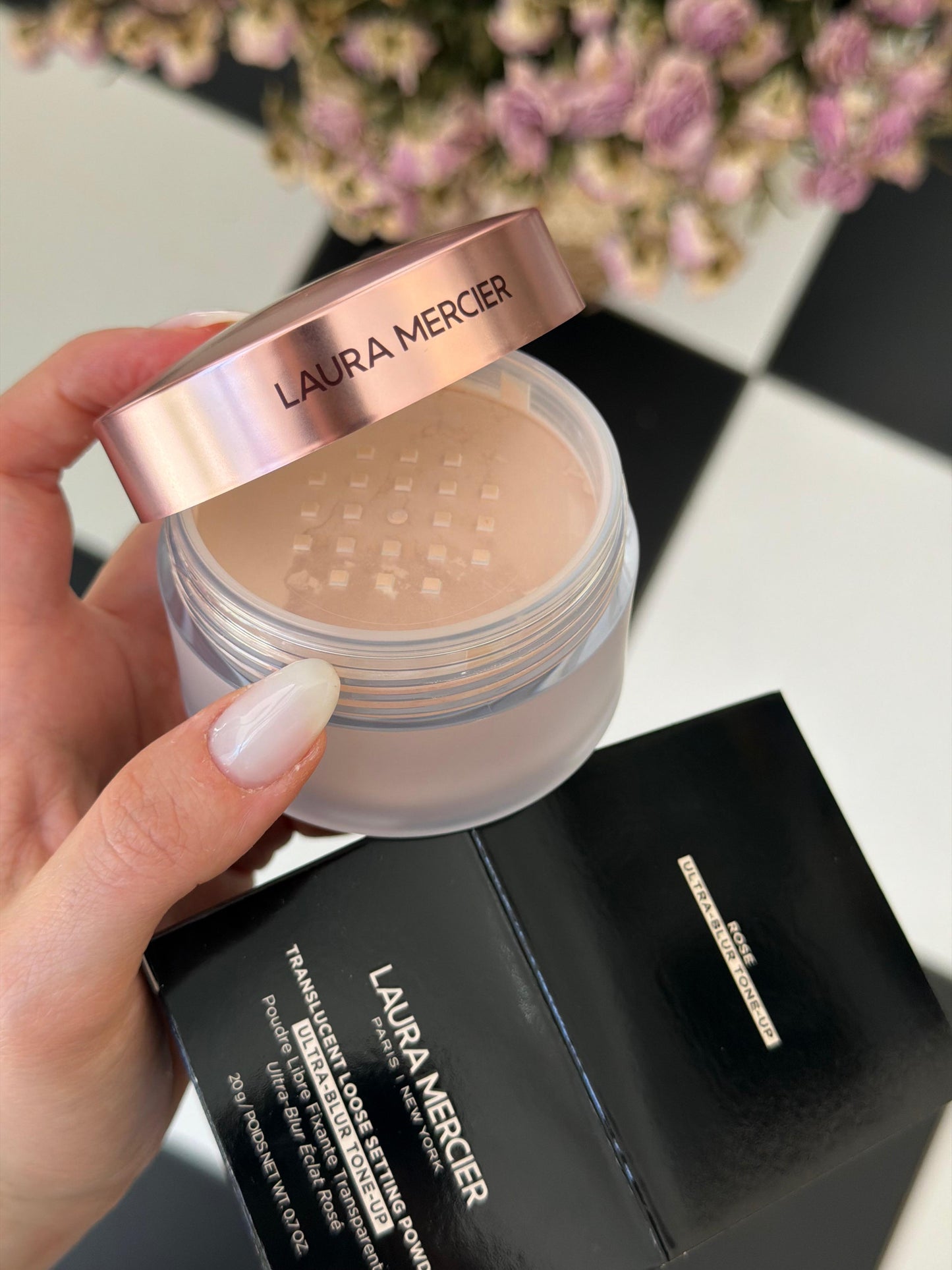 LAURA MERCIER
Translucent Loose Setting Powder
Ultra-Blur Talc-Free Tone-Up - Translucent Rose