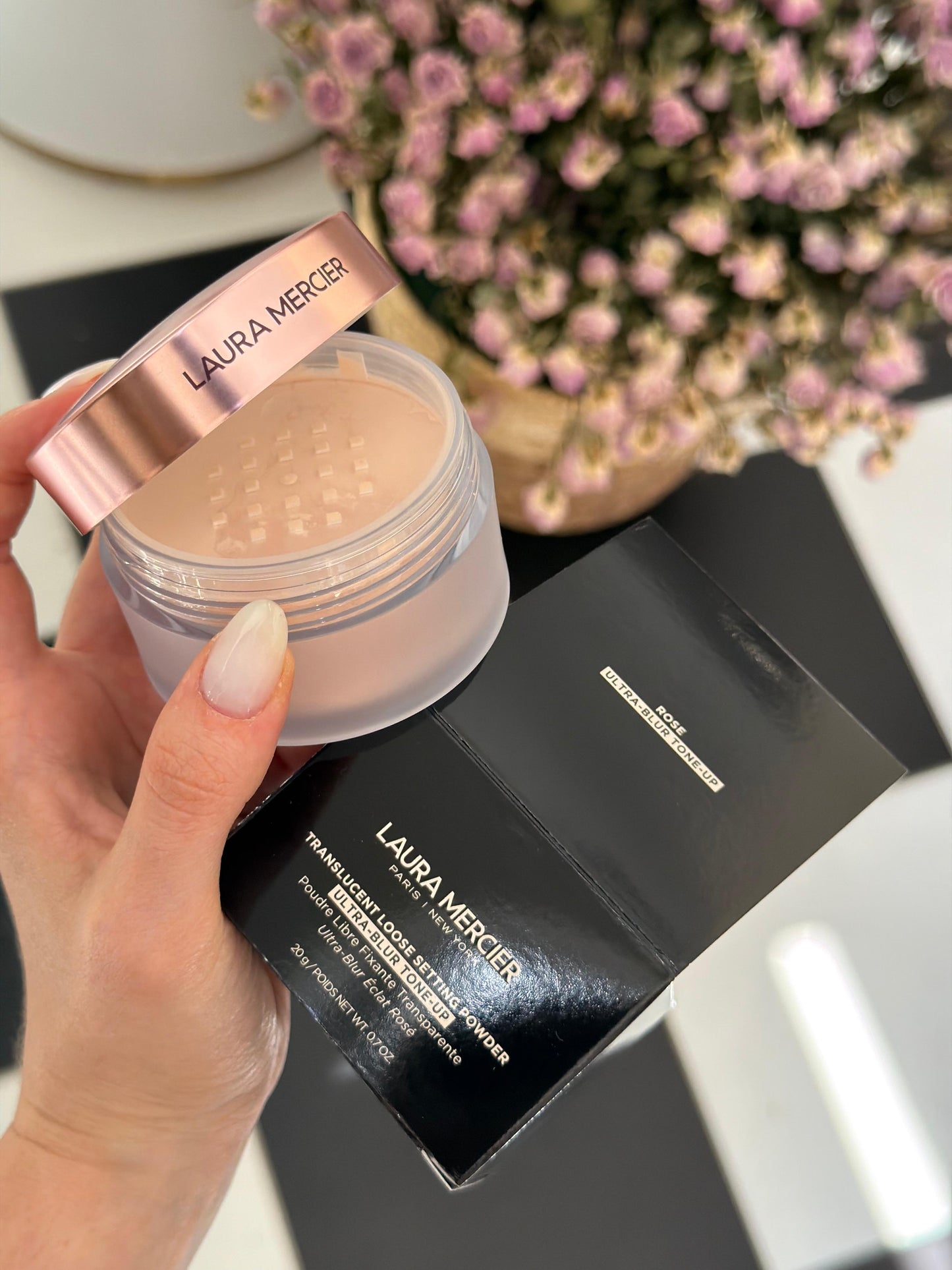 LAURA MERCIER
Translucent Loose Setting Powder
Ultra-Blur Talc-Free Tone-Up - Translucent Rose