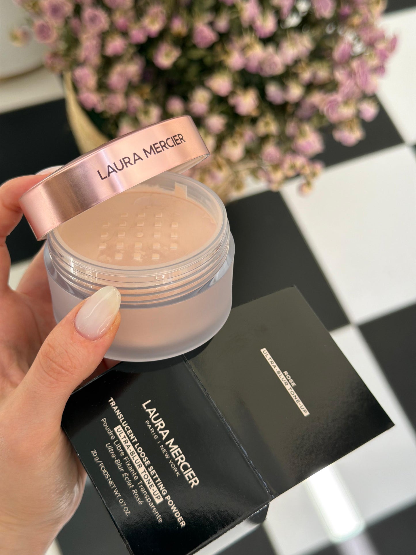 LAURA MERCIER
Translucent Loose Setting Powder
Ultra-Blur Talc-Free Tone-Up - Translucent Rose