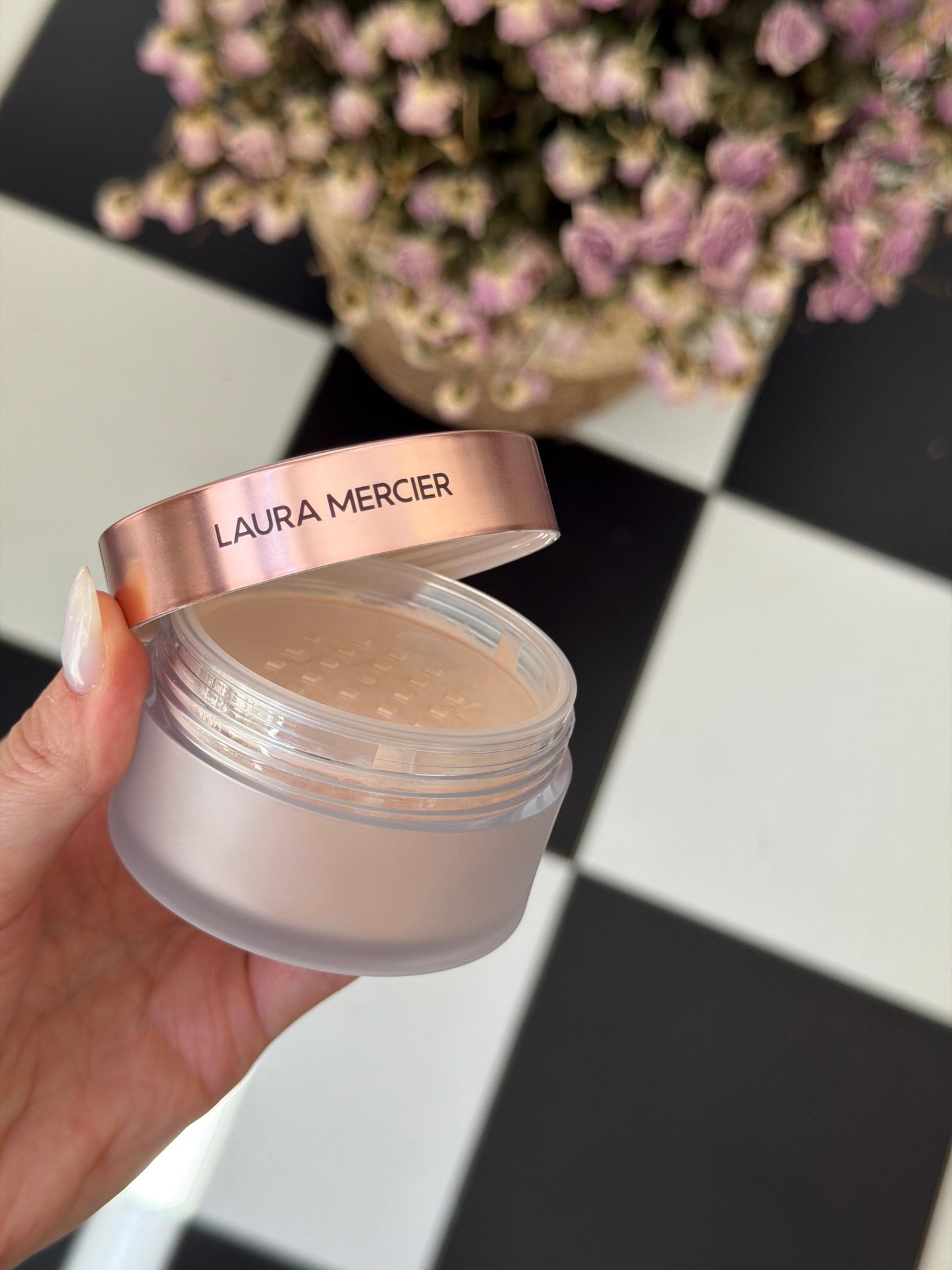 LAURA MERCIER
Translucent Loose Setting Powder
Ultra-Blur Talc-Free Tone-Up - Translucent Rose