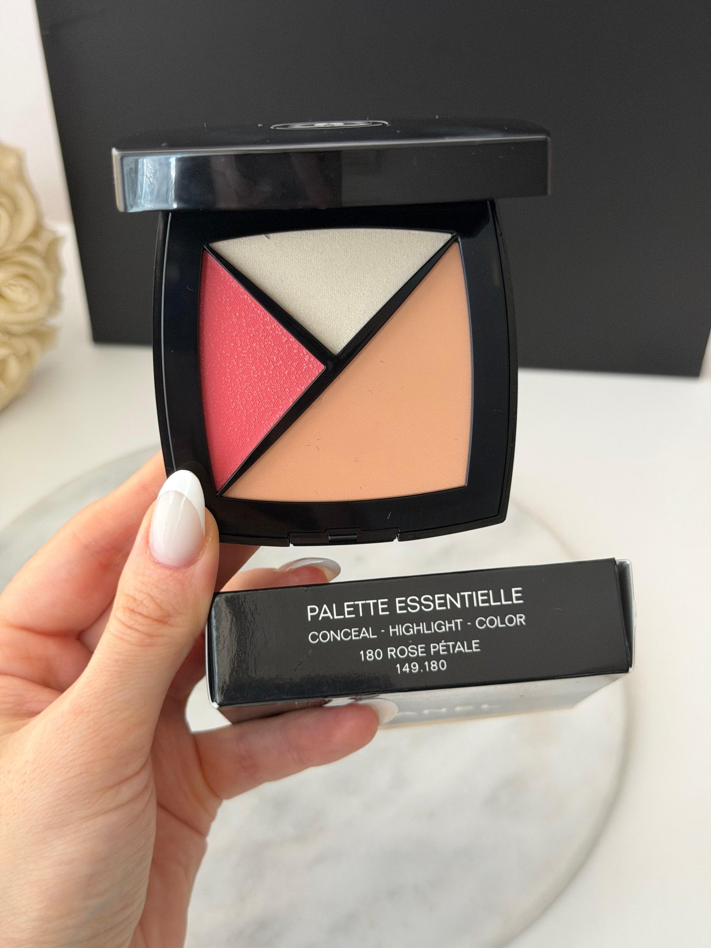 CHANEL Palette Essentielle 3-in-1 Concealer, Highlighter and Blush - 180 Rose Pétale