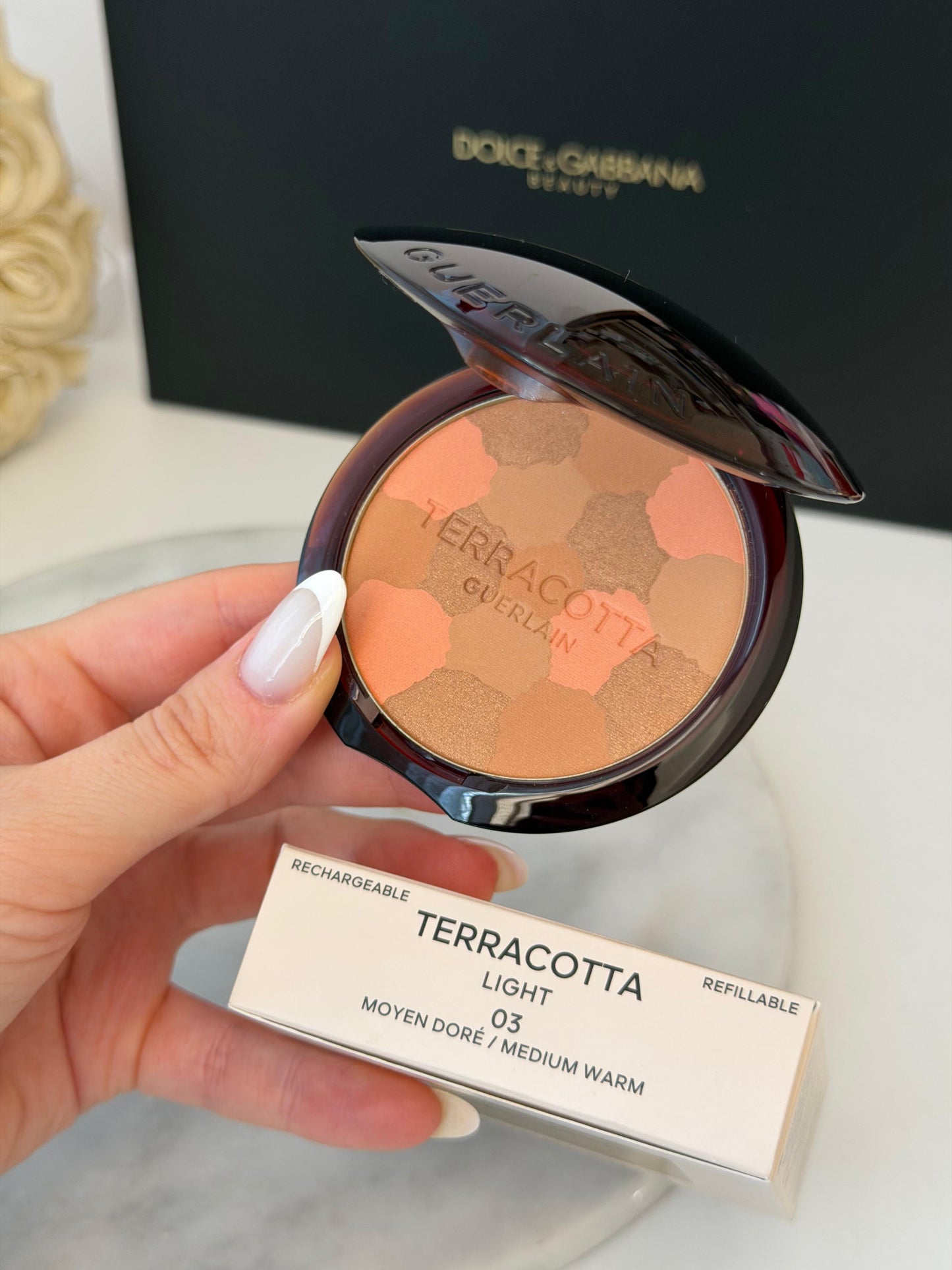 GUERLAIN Terracotta Light The Sun-Kissed Natural Healthy Glow Powder (03)
Soft & Blushing Long-Lasting