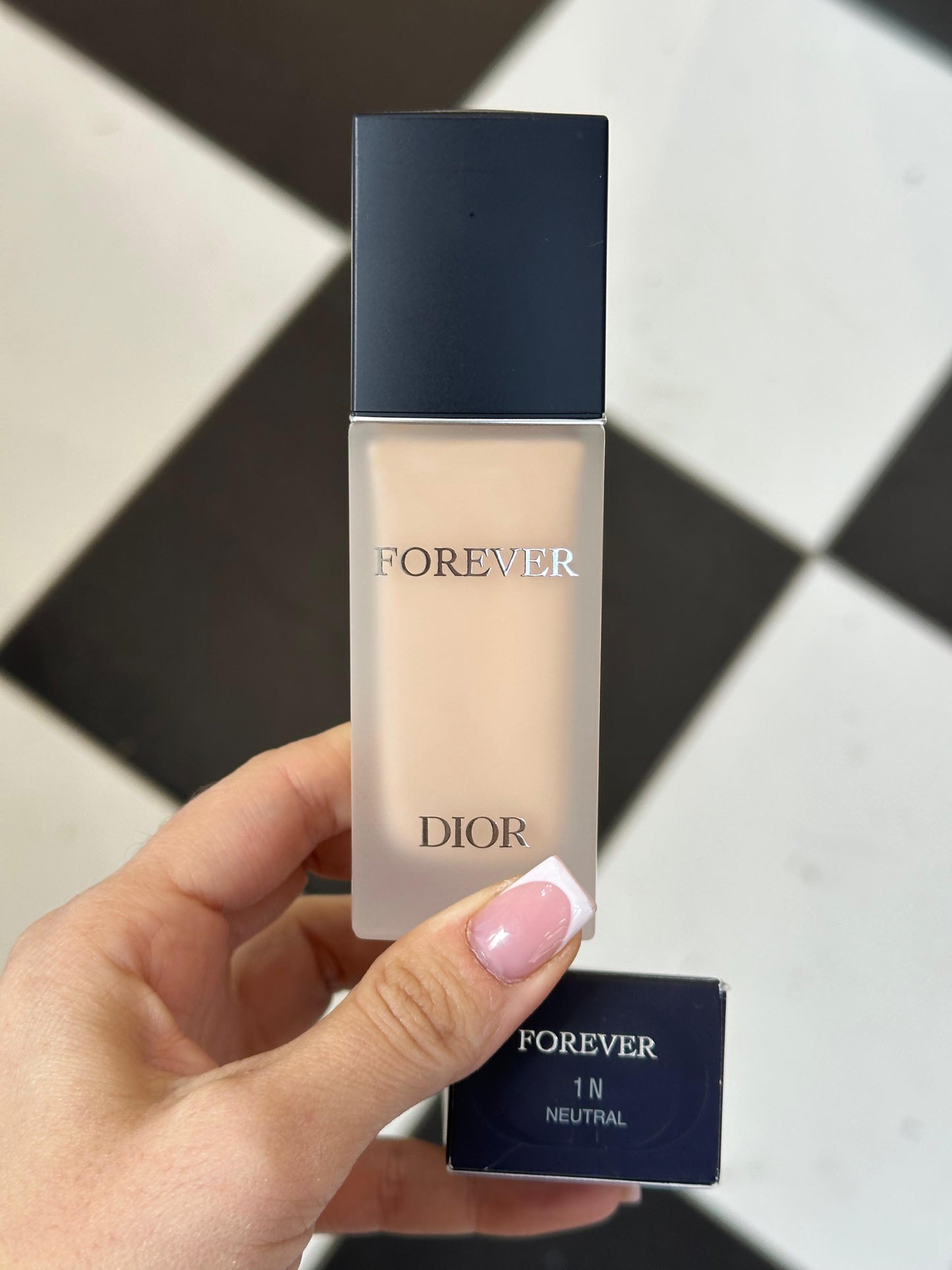 DIOR Forever
Clean Matte Foundation 24h Wear - No Transfer, Concentrated in Skincare