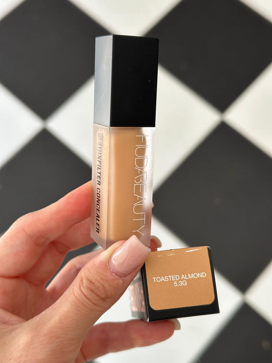 HUDA BEAUTY FauxFilter Luminous Matte Concealer (5.3G)