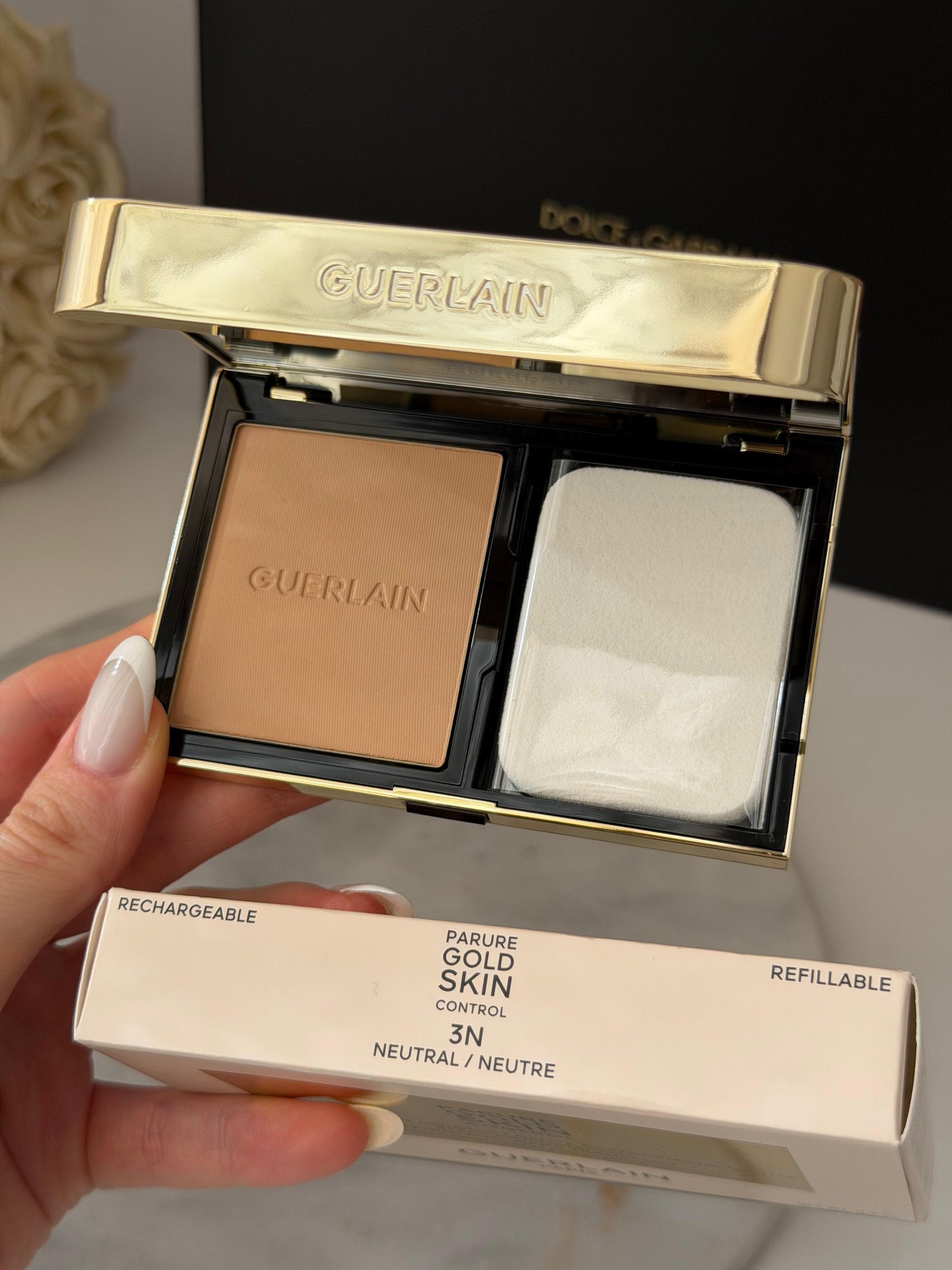 GUERLAIN Parure Gold Skin Control High Perfection Matte Compact Foundation (3N)
Rejuvenating Effect - 24H Wear - No-Transfer