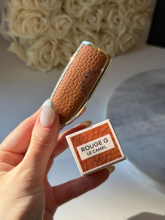 GUERLAIN Rouge G - Le Camel
The Double Mirror Jewel Case