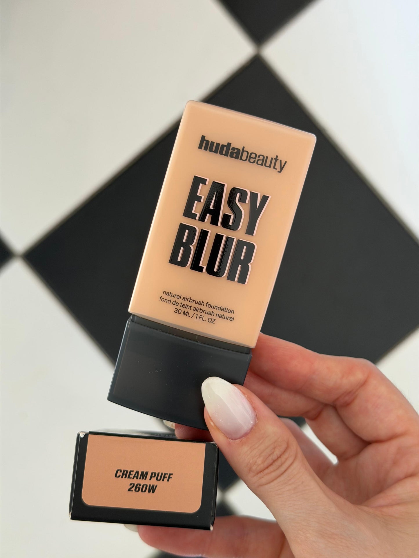 HUDA BEAUTY Easy Blur Natural Airbrush Foundation - Cream Puff 260W