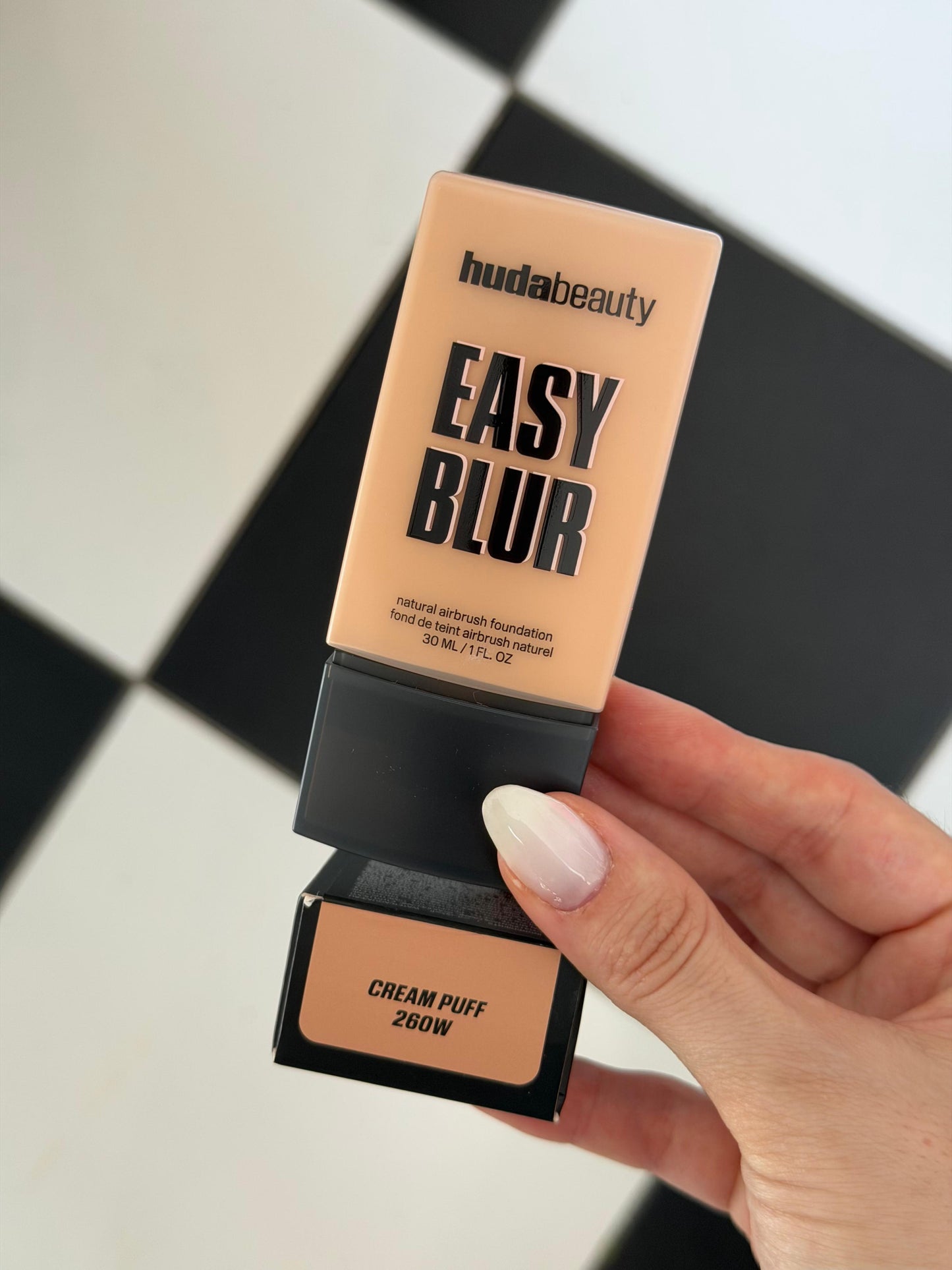 HUDA BEAUTY Easy Blur Natural Airbrush Foundation - Cream Puff 260W