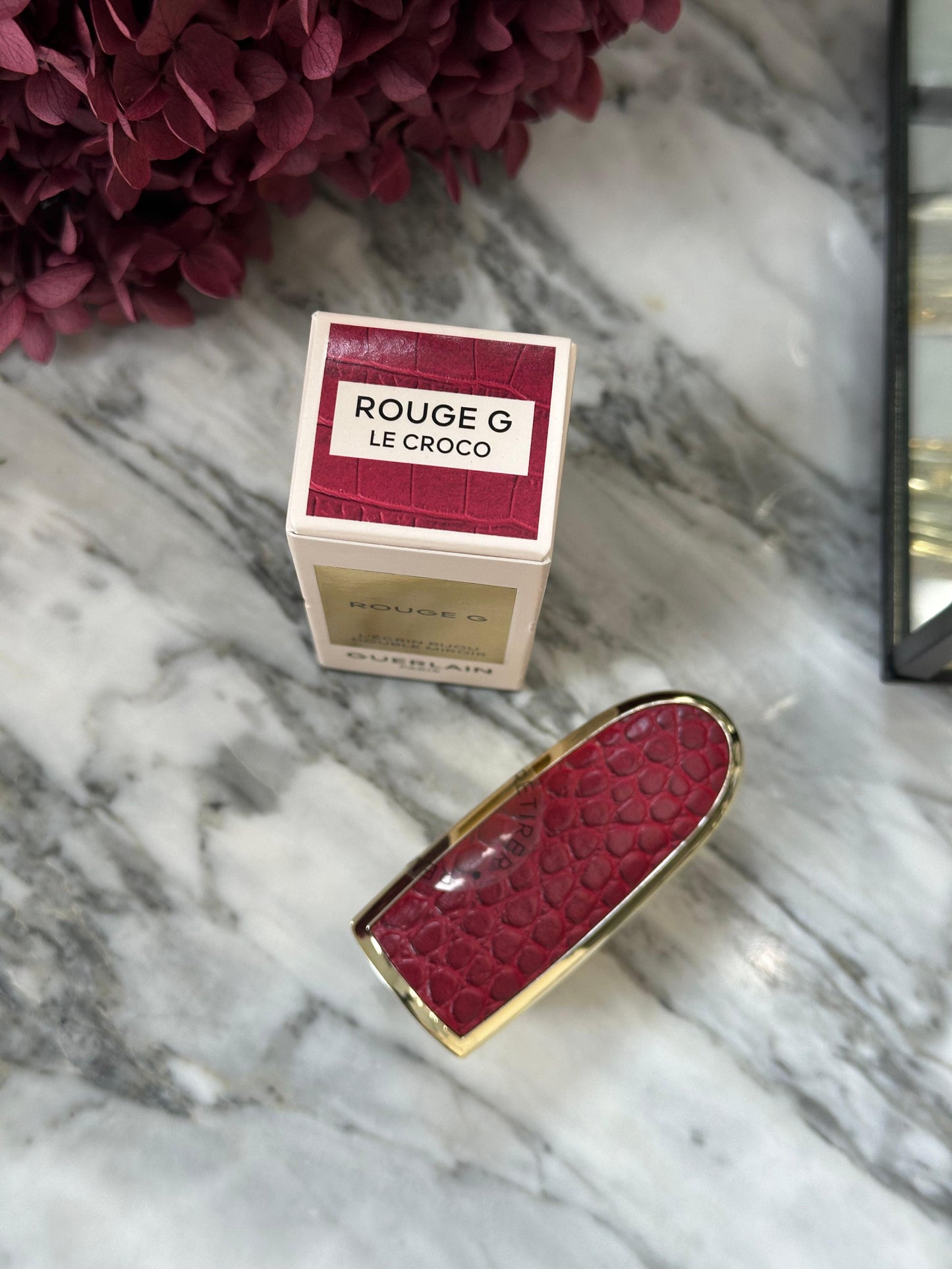 GUERLAIN Rouge G - Le Croco
The Double Mirror Jewel Case