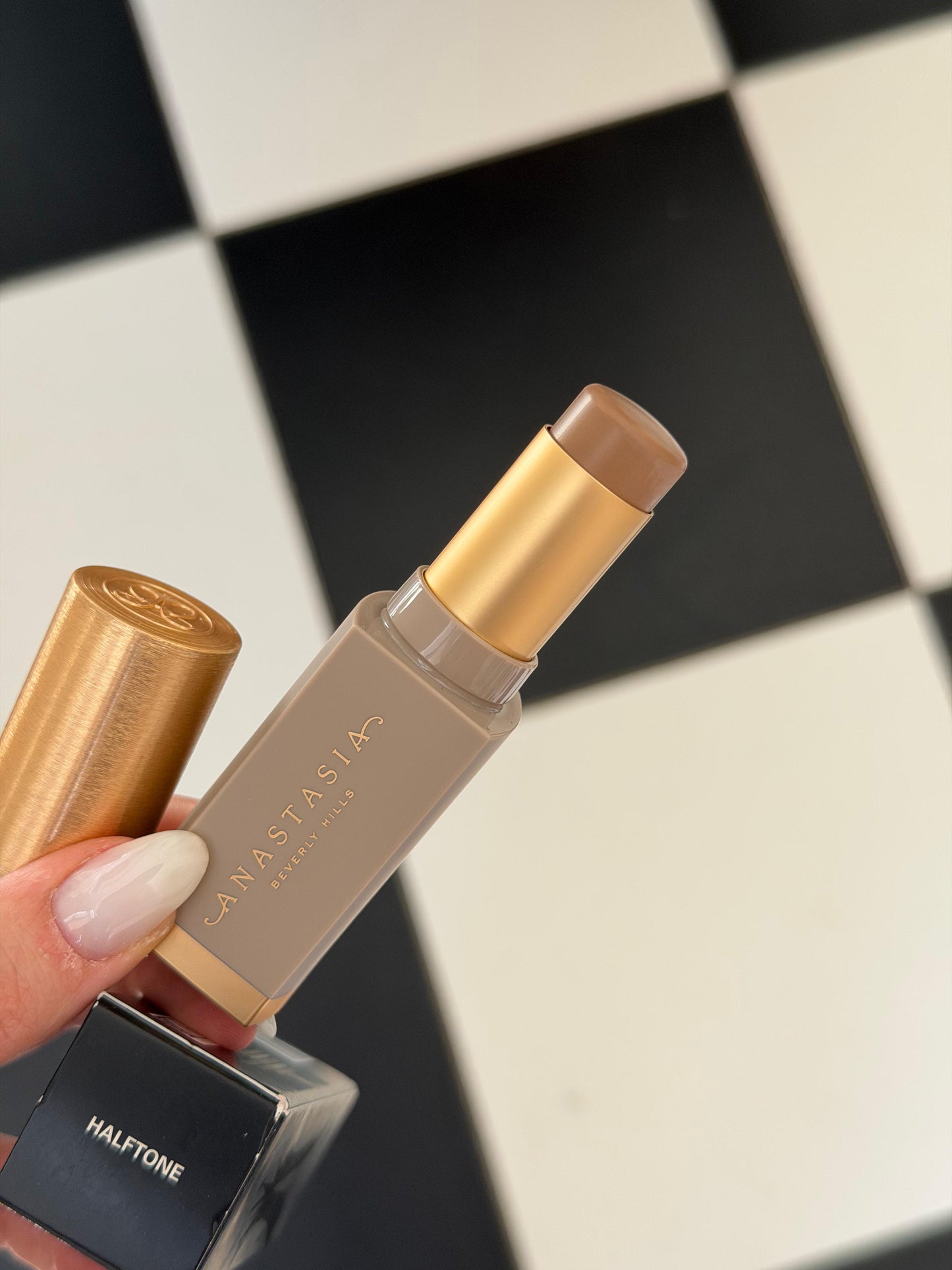 ANASTASIA BEVERLY HILLS Smooth Blur Contour Stick - Halftone
