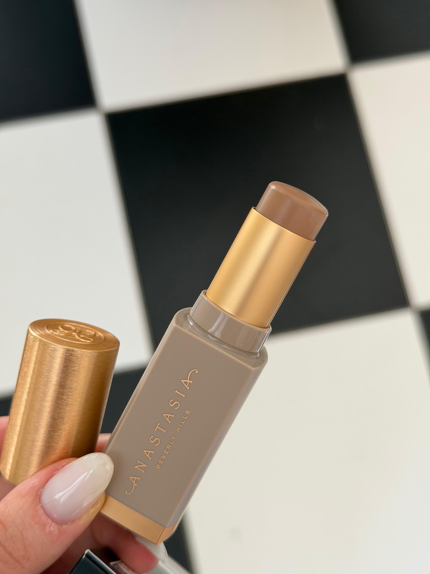 ANASTASIA BEVERLY HILLS Smooth Blur Contour Stick - Halftone