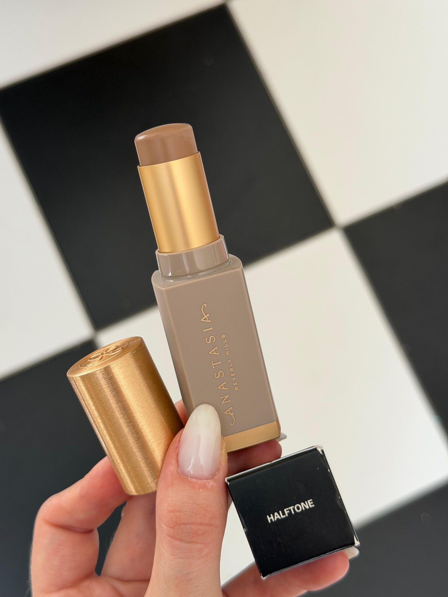 ANASTASIA BEVERLY HILLS Smooth Blur Contour Stick - Halftone