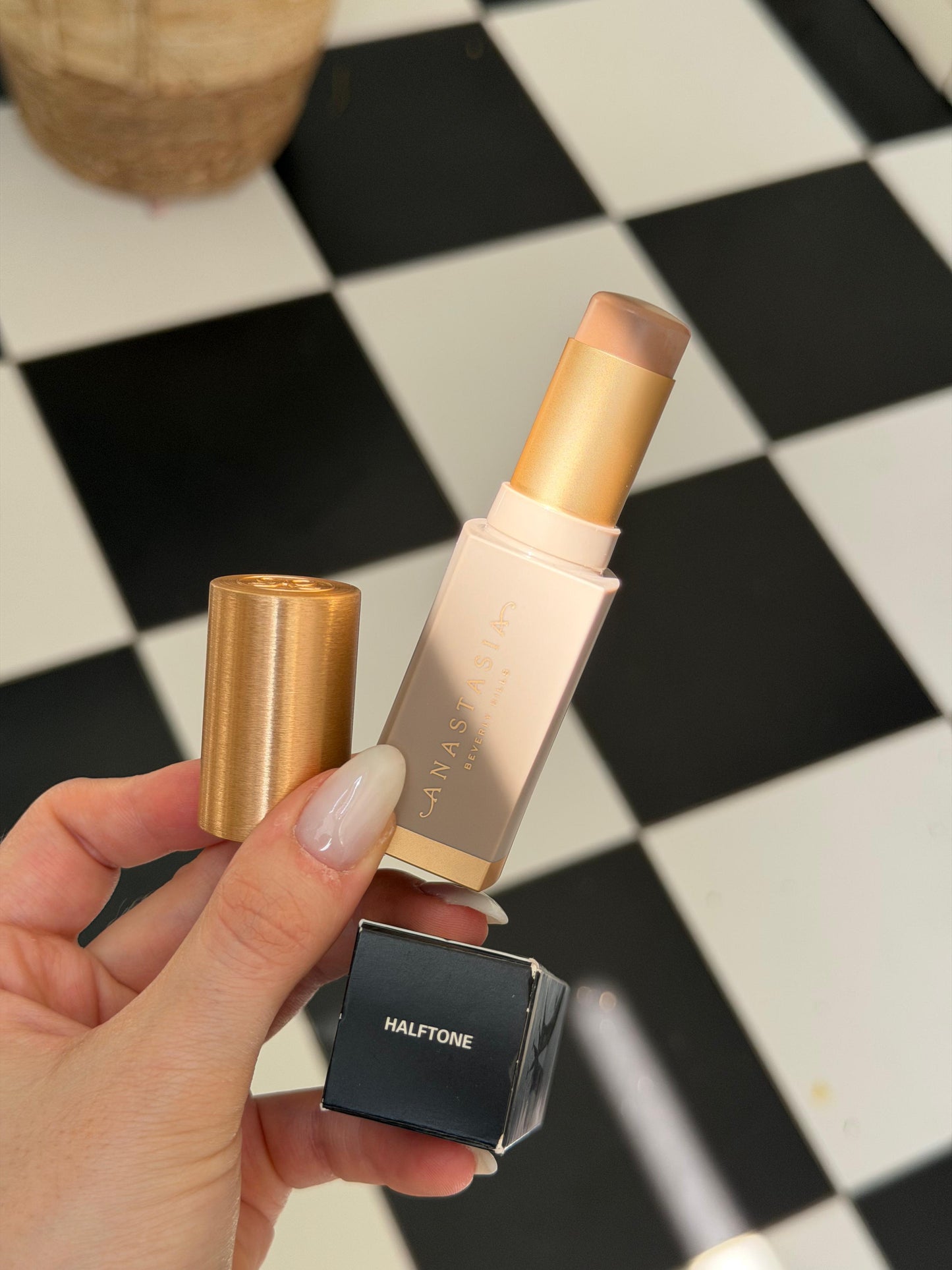 ANASTASIA BEVERLY HILLS Smooth Blur Contour Stick - Halftone