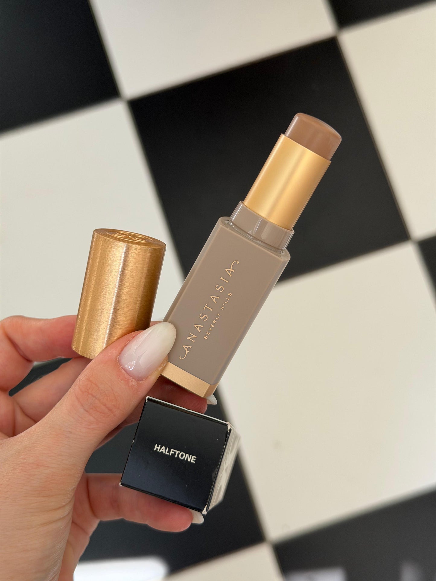 ANASTASIA BEVERLY HILLS Smooth Blur Contour Stick - Halftone