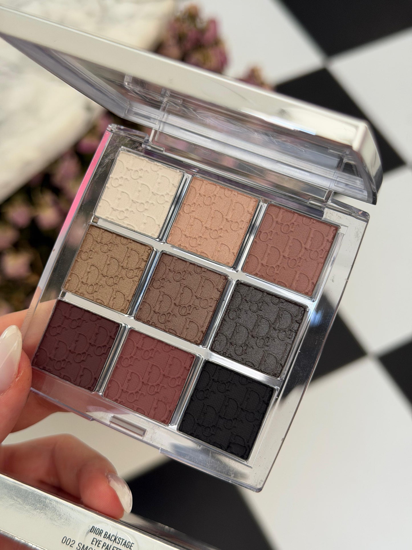 DIOR Backstage Eye Palette (002)
Eye Palette - Multi-Finish Ultra Pigmented Eyeshadows