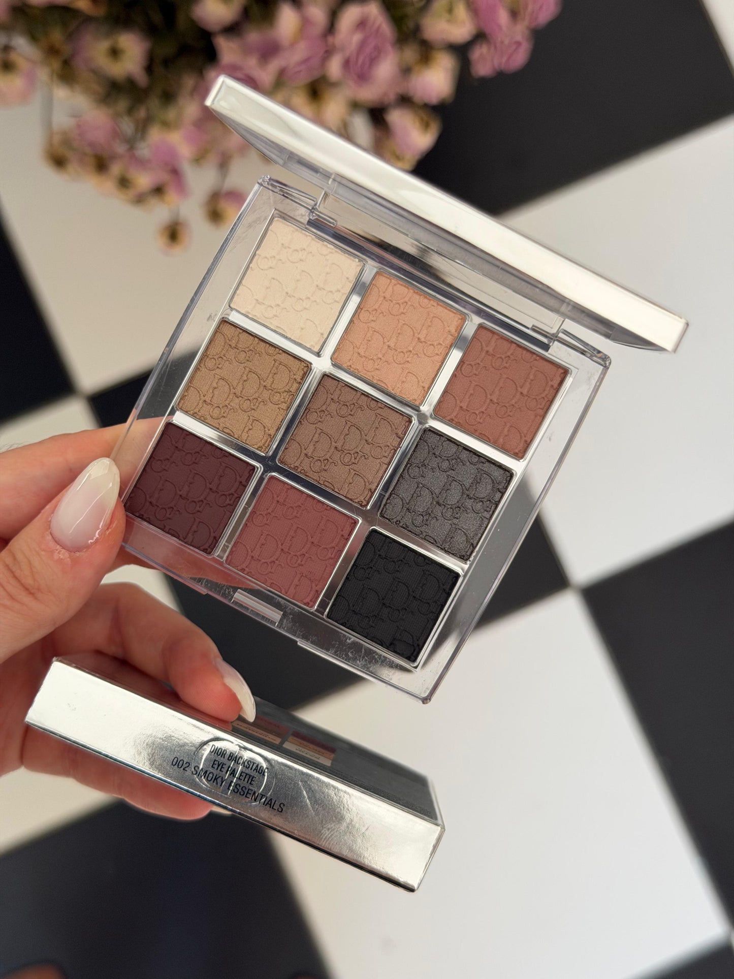 DIOR Backstage Eye Palette (002)
Eye Palette - Multi-Finish Ultra Pigmented Eyeshadows