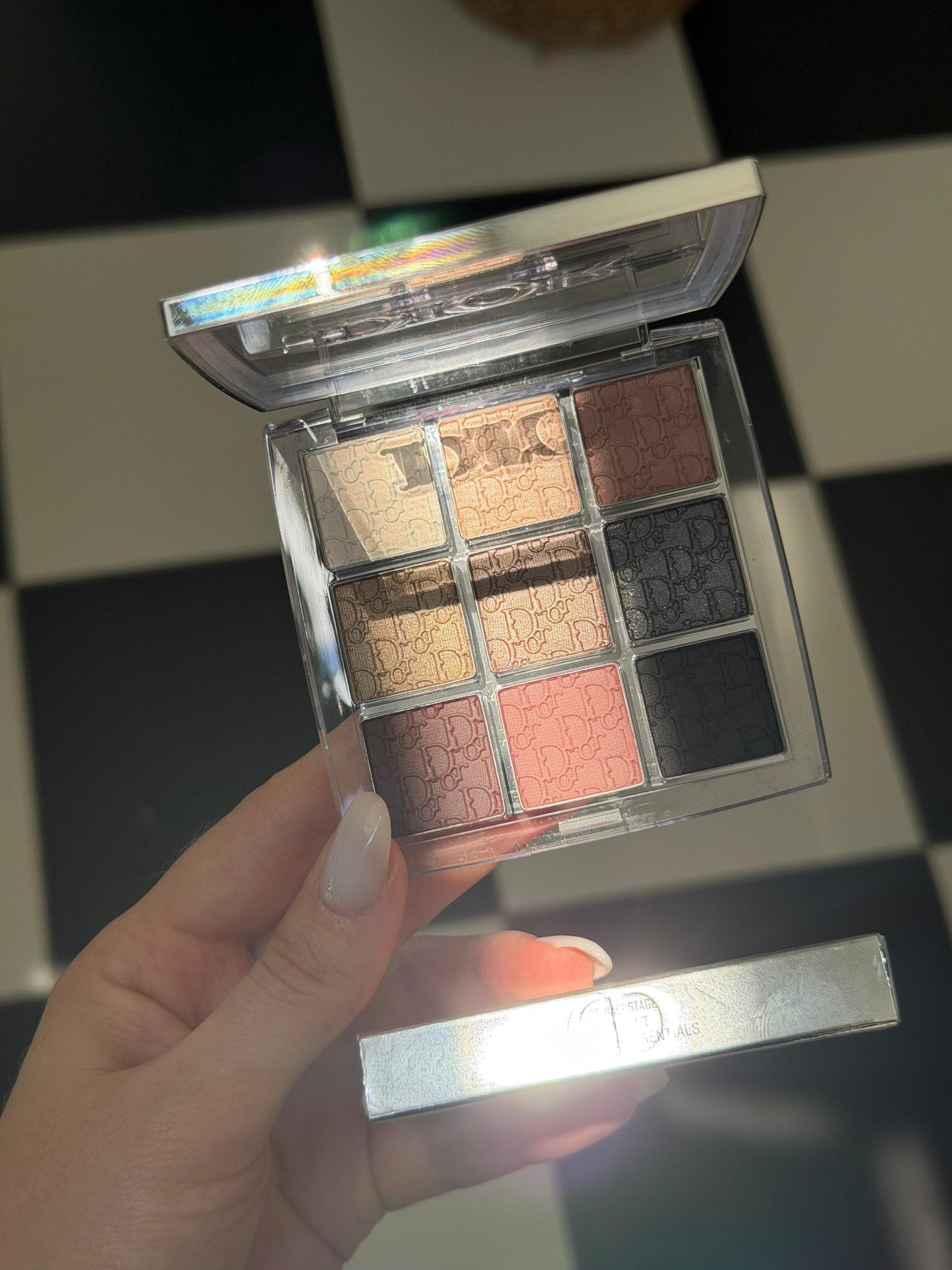 DIOR Backstage Eye Palette (002)
Eye Palette - Multi-Finish Ultra Pigmented Eyeshadows