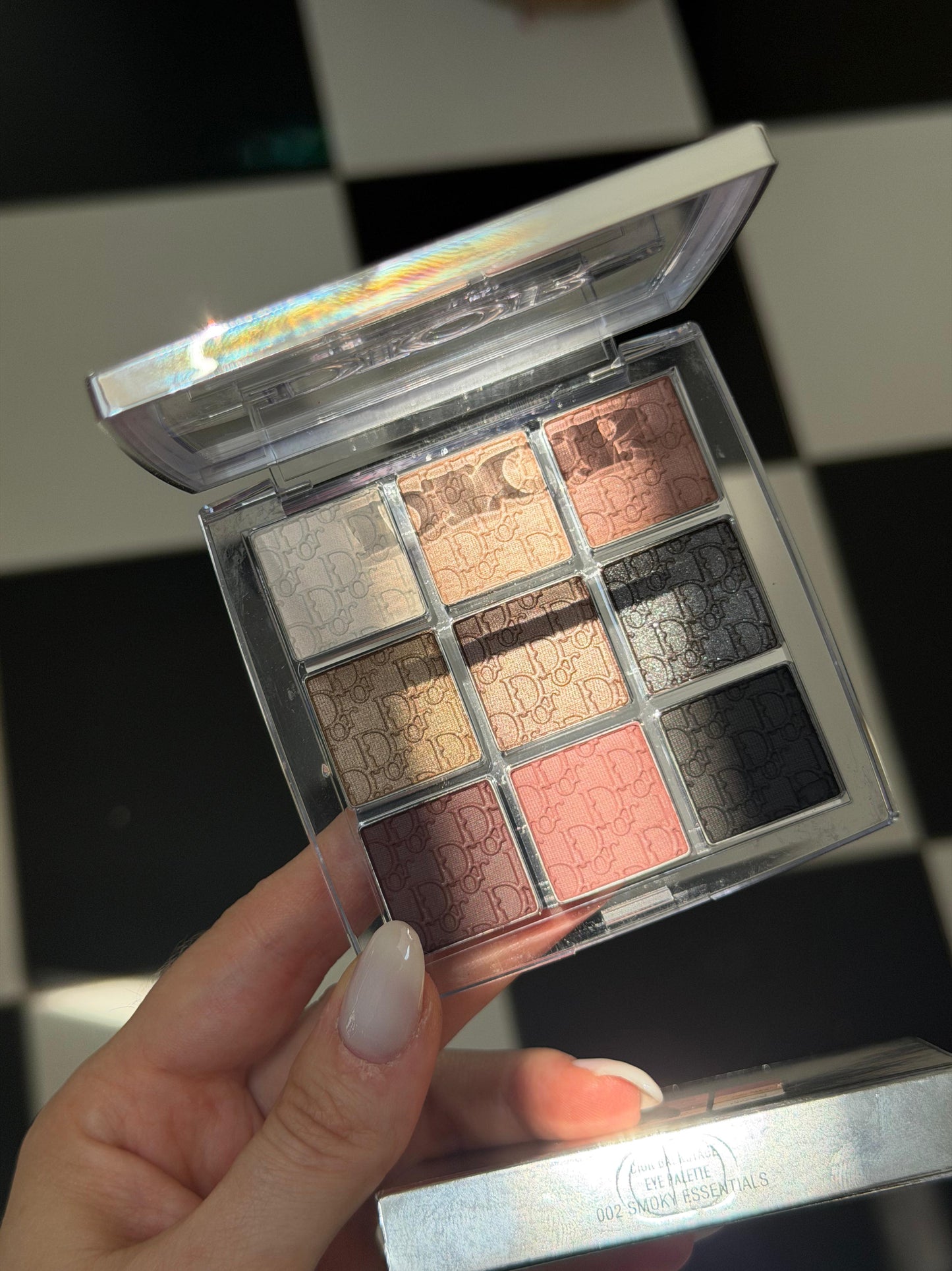 DIOR Backstage Eye Palette (002)
Eye Palette - Multi-Finish Ultra Pigmented Eyeshadows