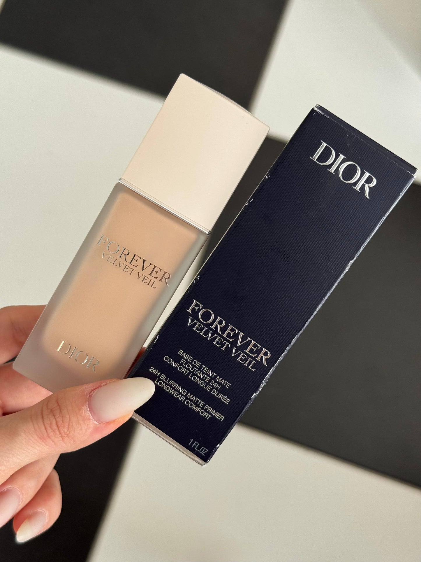 DIOR Forever Velvet Veil
Clean Blurring Matte Primer - 24H Comfort, Enriched with Floral Extracts