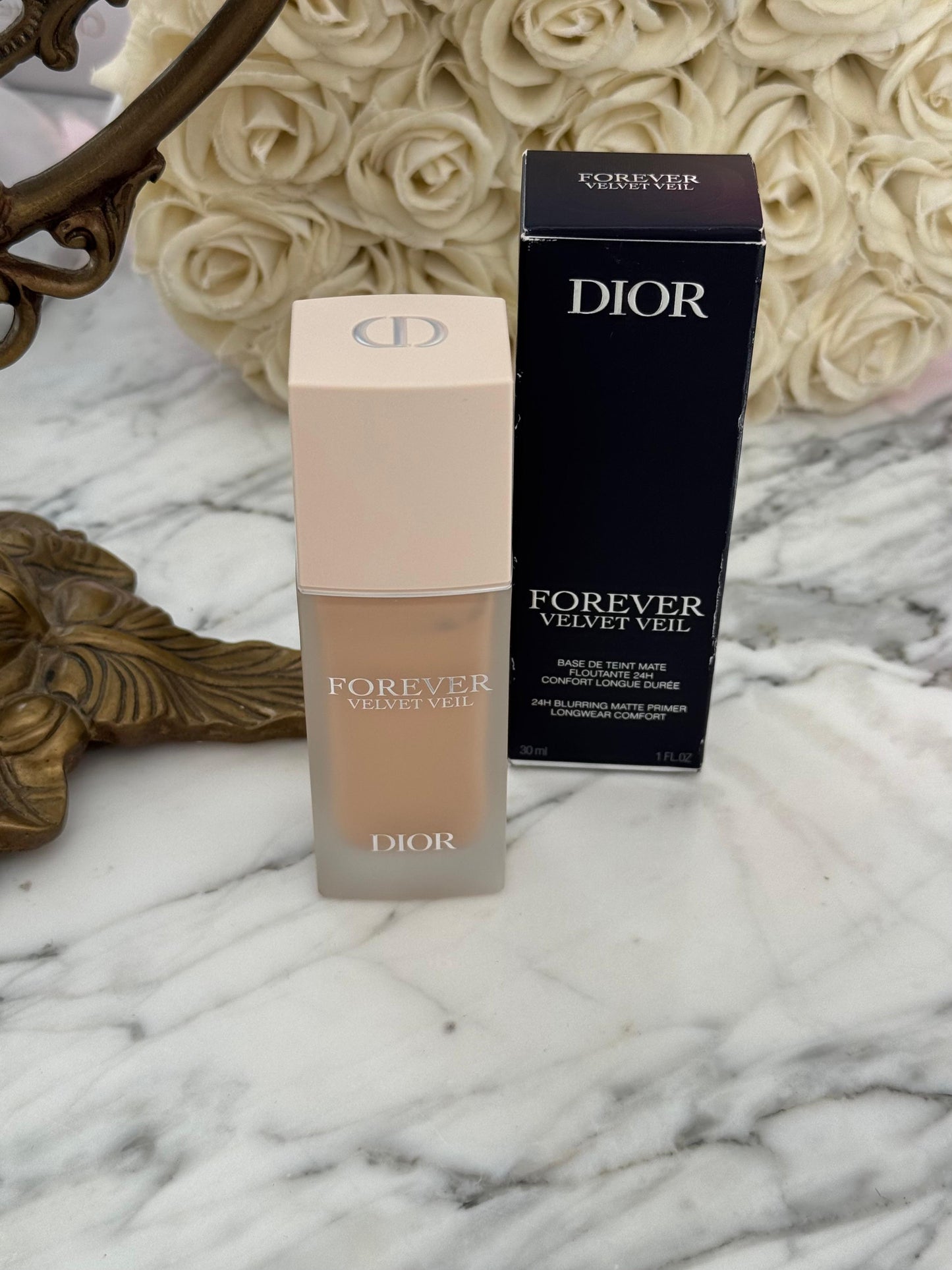DIOR Forever Velvet Veil
Clean Blurring Matte Primer - 24H Comfort, Enriched with Floral Extracts