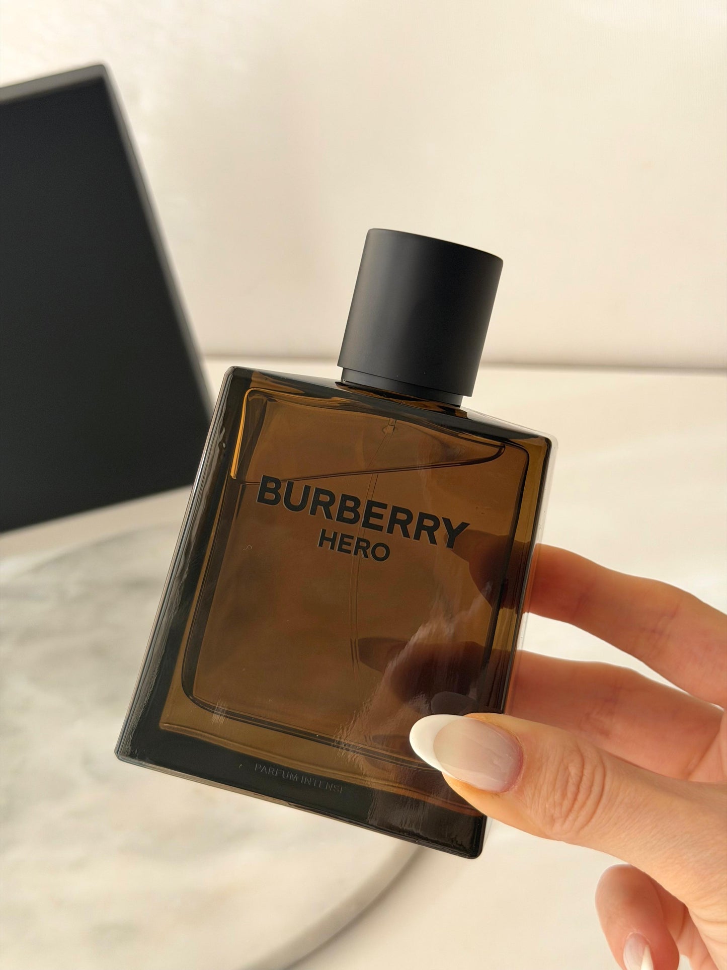 BURBERRY Hero Parfum Intense
