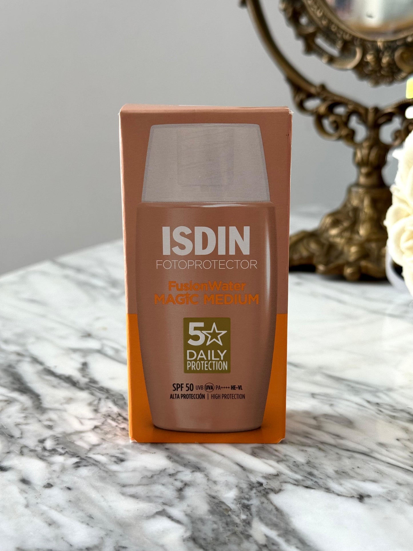 ISDIN Fusion Water Magic Medium SPF50