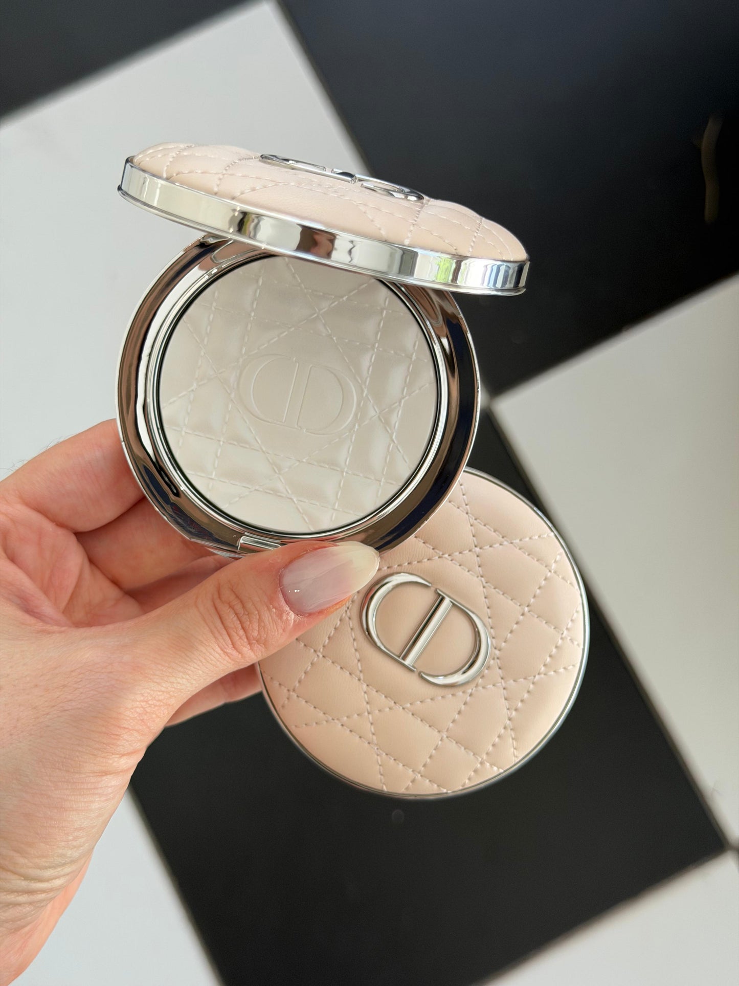 DIOR Forever Nude Radiant Filter - Compact Powder (00)