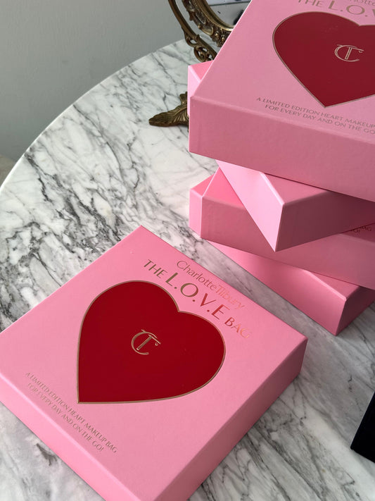 CHARLOTTE TILBURY The L.O.V.E Bag - Limited Edition Red