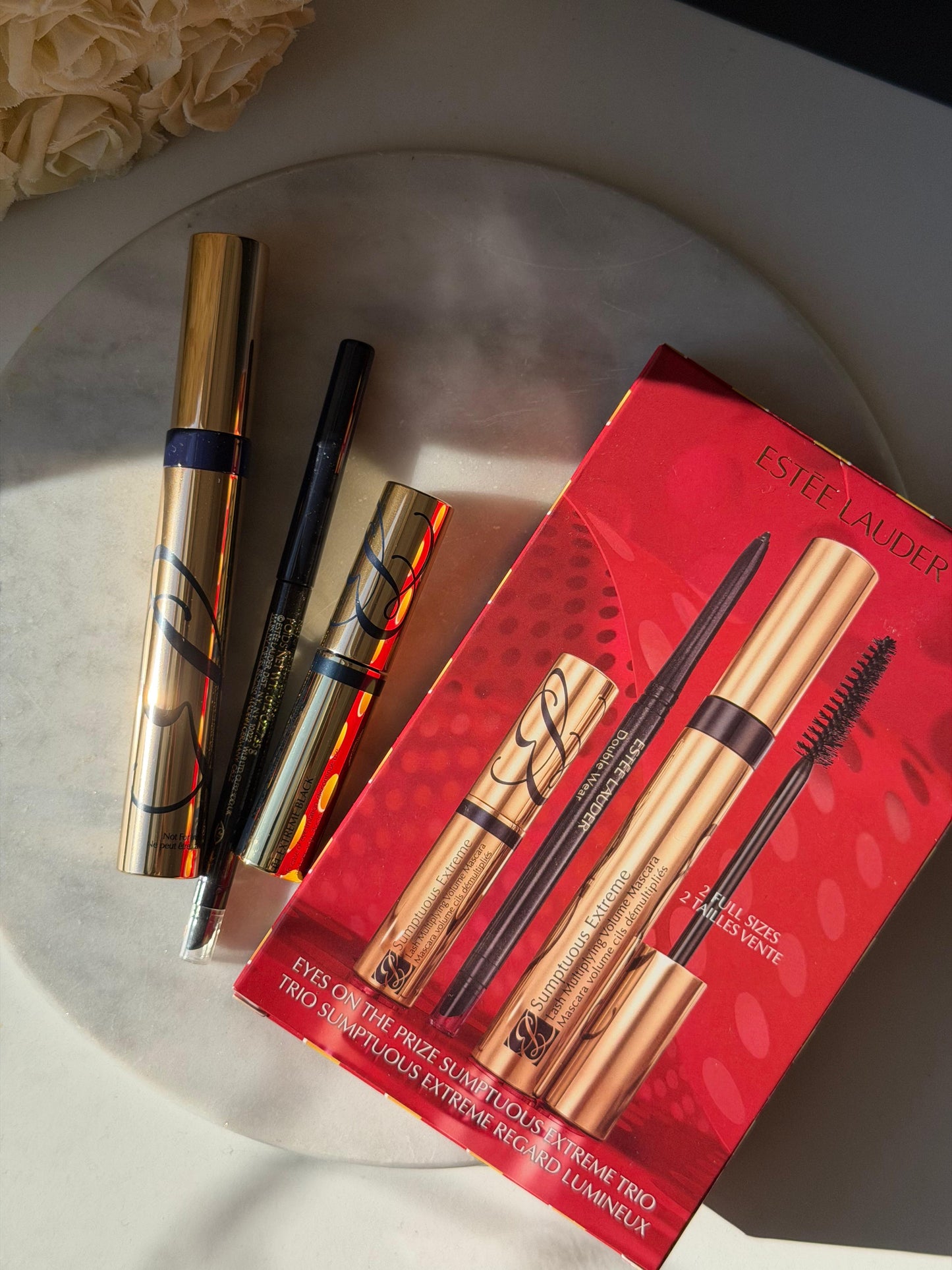 ESTEE LAUDER Eyes On The Prize Sumptuous Extreme Trio Holiday Makeup Gift Set