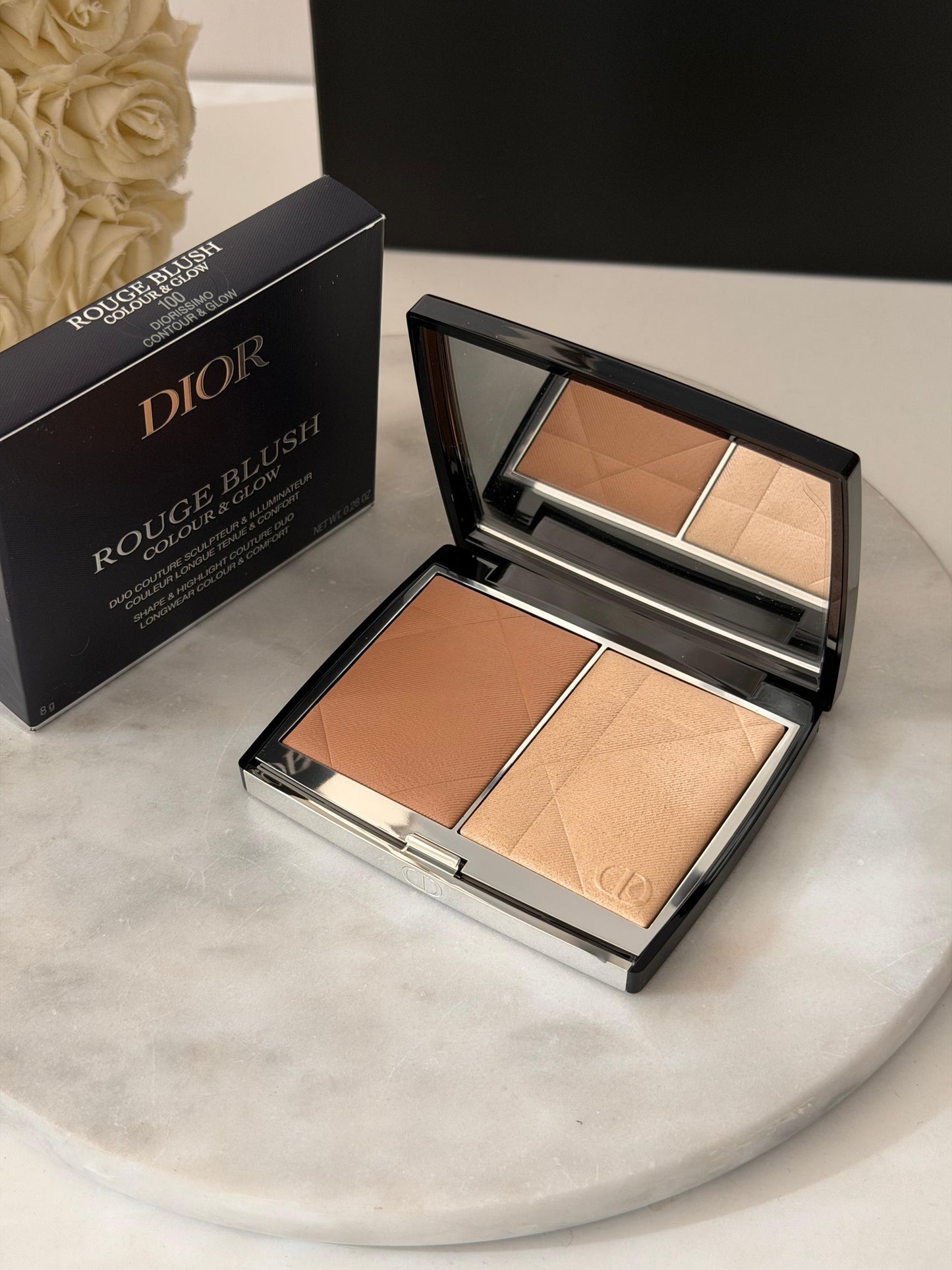 DIOR Rouge Blush Colour & Glow (100)
Multi-Use Face Palette – Color and Highlighter Duo