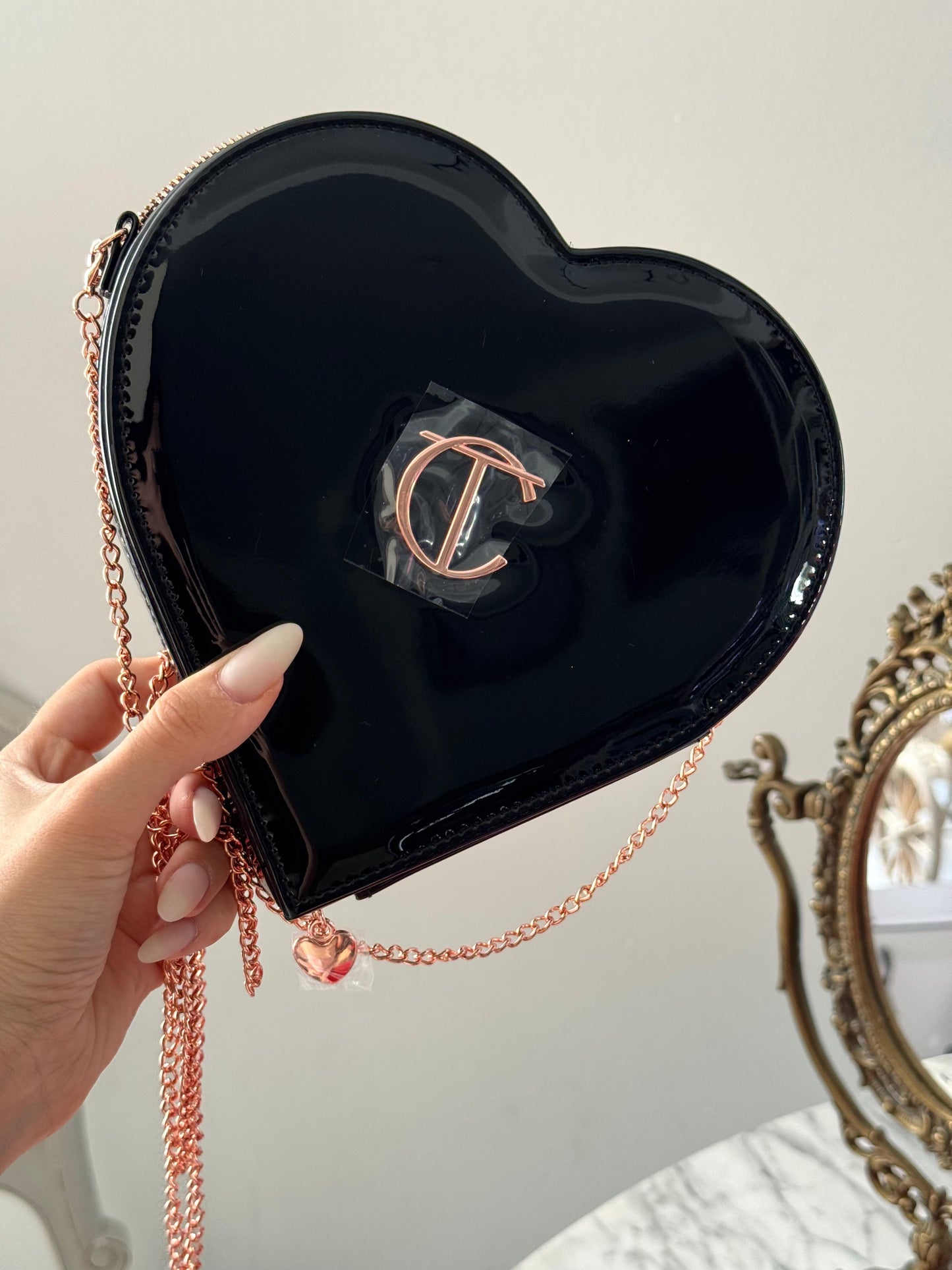 CHARLOTTE TILBURY The L.O.V.E Bag - Limited Edition Black