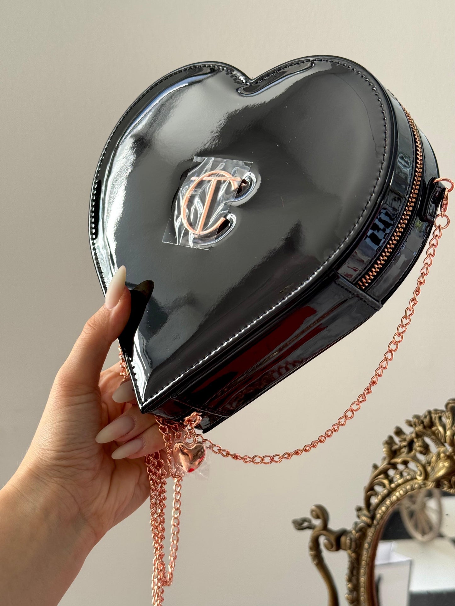 CHARLOTTE TILBURY The L.O.V.E Bag - Limited Edition Black