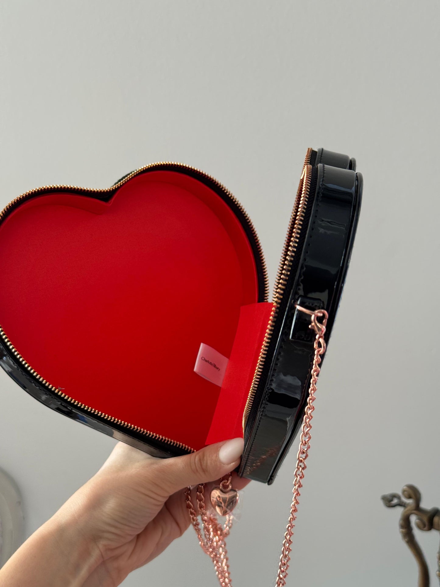 CHARLOTTE TILBURY The L.O.V.E Bag - Limited Edition Black