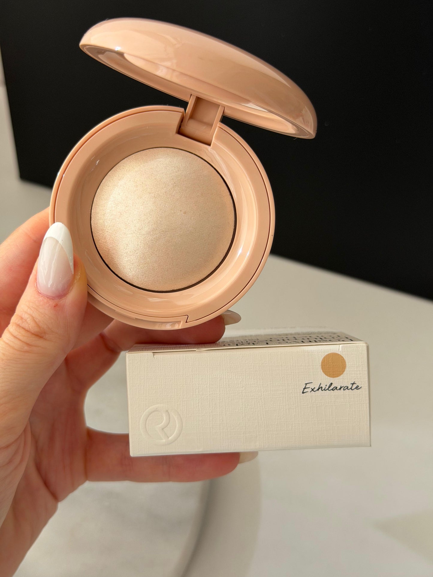 RARE BEAUTY Positive Light Silky Touch Highlighter - Exhilarate