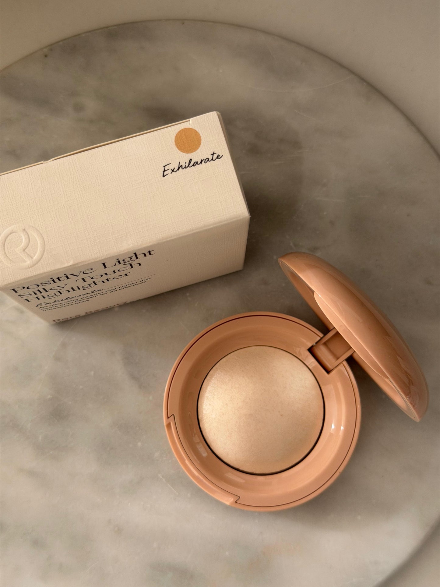 RARE BEAUTY Positive Light Silky Touch Highlighter - Exhilarate
