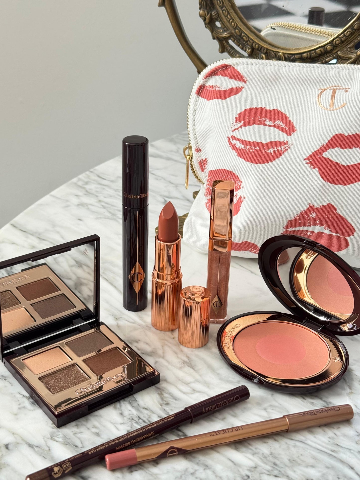 CHARLOTTE TILBURY Make Up Bag - The Pillow Talk Look Set
