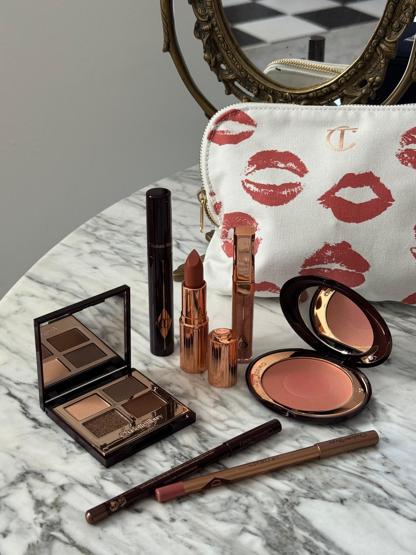 CHARLOTTE TILBURY Make Up Bag - The Pillow Talk Look Set