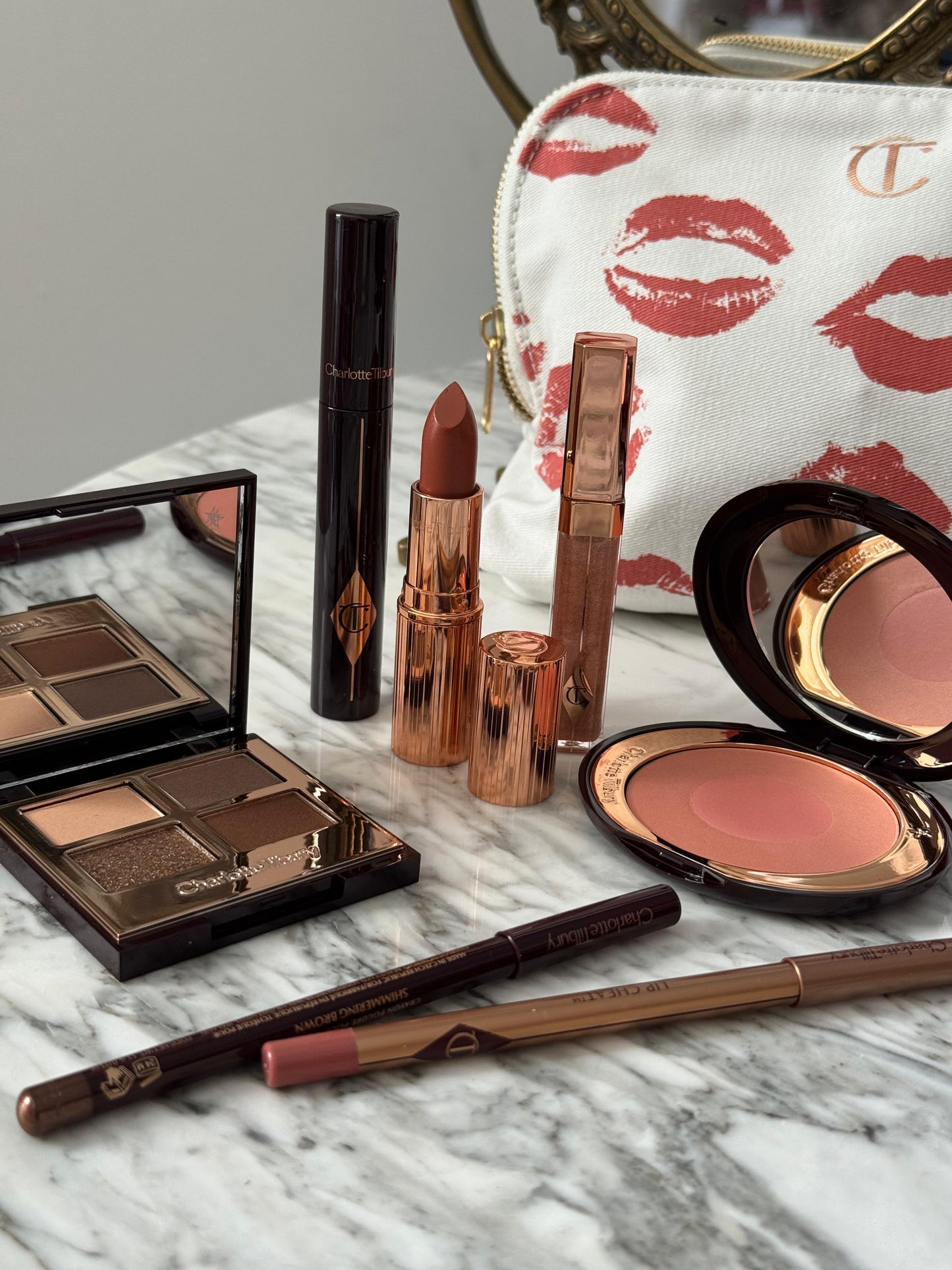 CHARLOTTE TILBURY Make Up Bag - The Pillow Talk Look Set