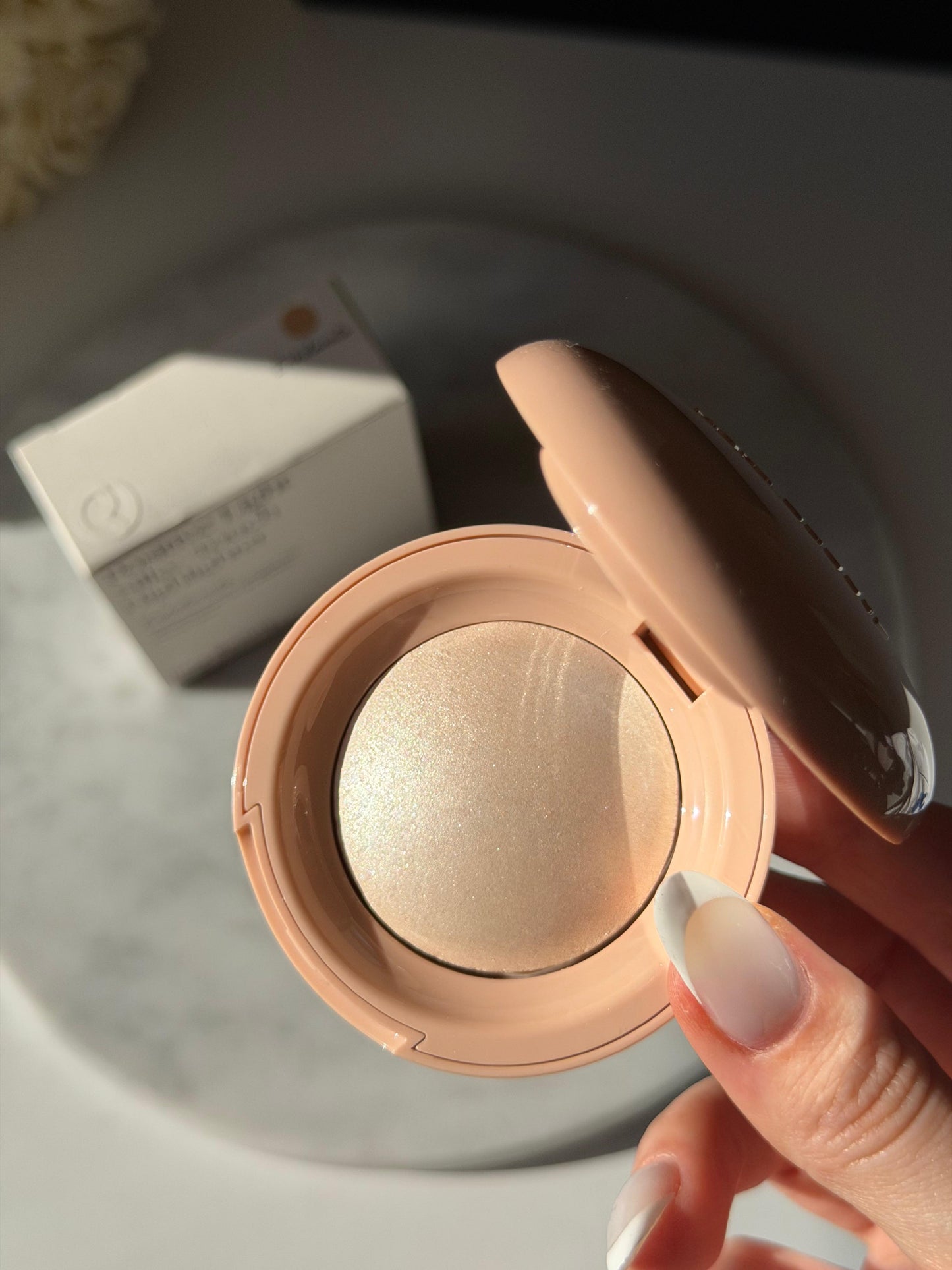 RARE BEAUTY Positive Light Silky Touch Highlighter - Exhilarate